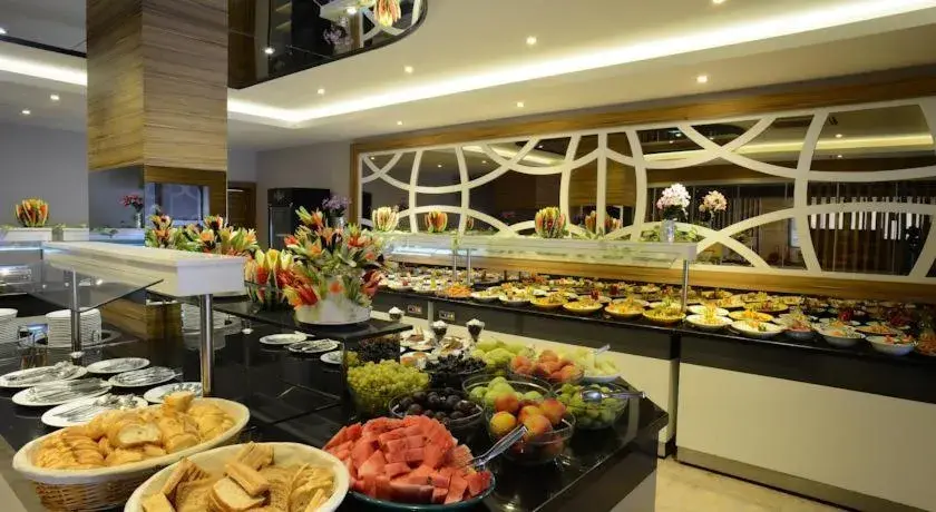 Restaurant/places to eat, Food in Maris Beach Hotel