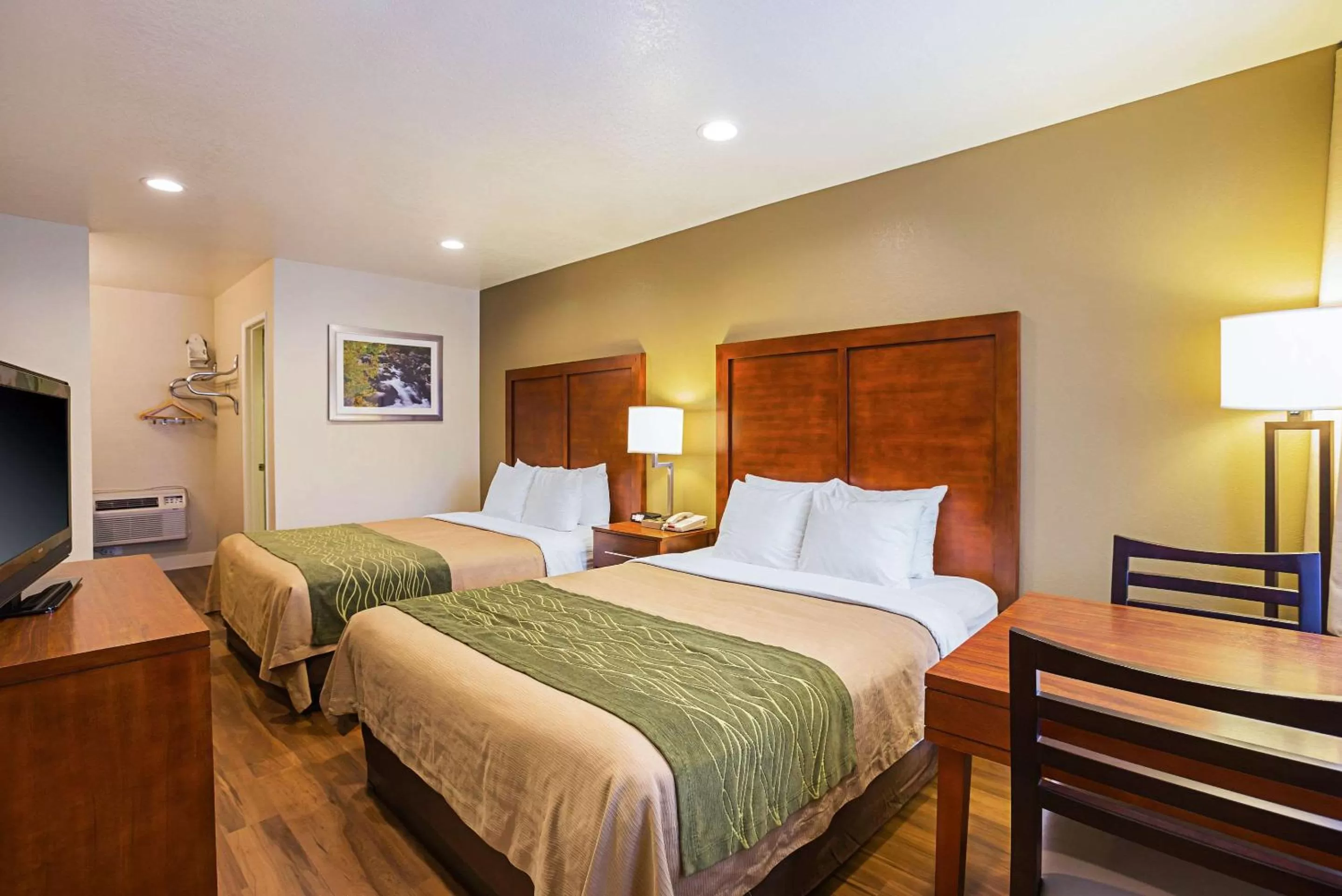 Queen Room with Two Queen Beds - Non-Smoking in Comfort Inn Bishop