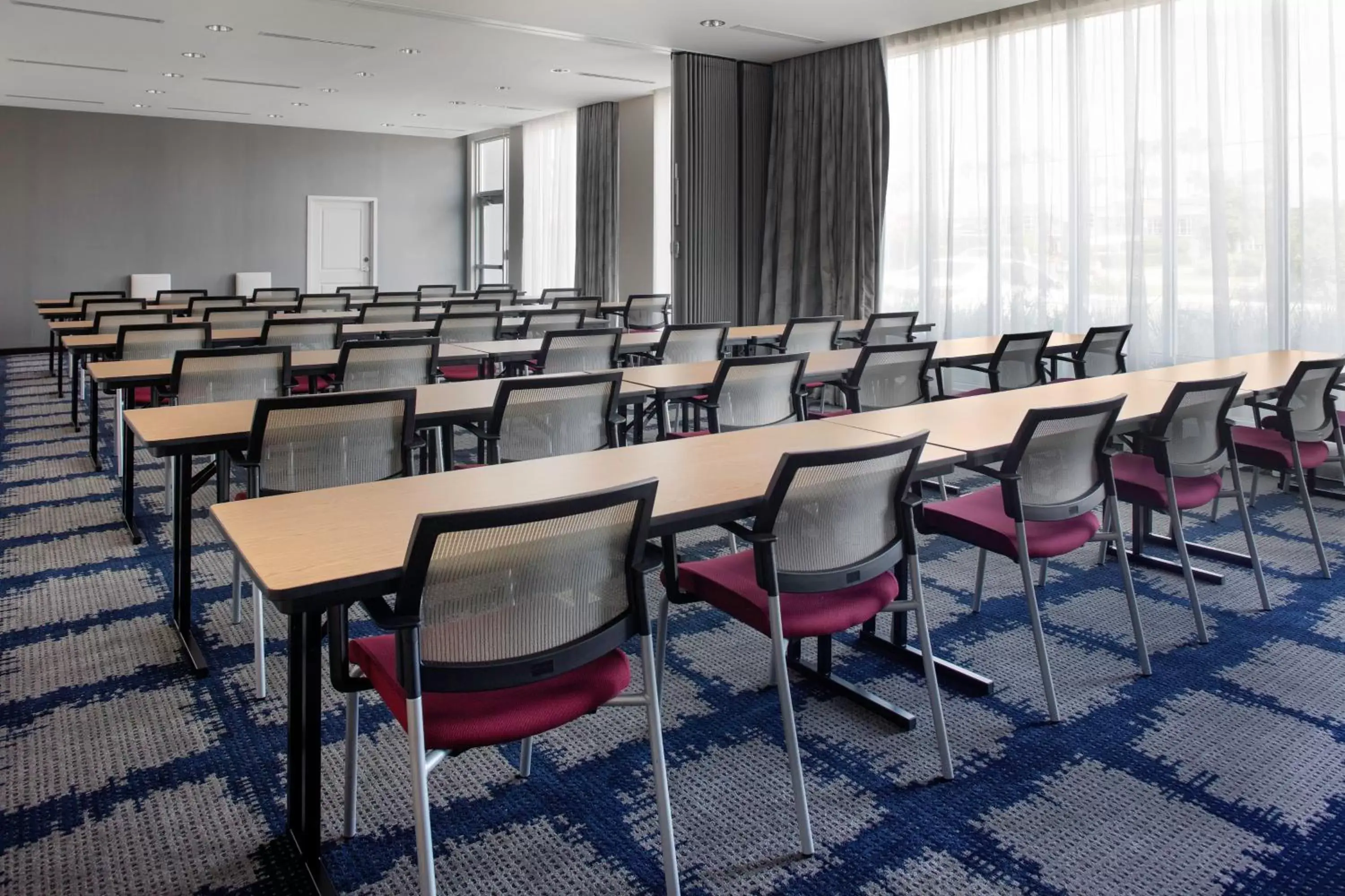 Meeting/conference room in TownePlace Suites by Marriott Orlando Airport