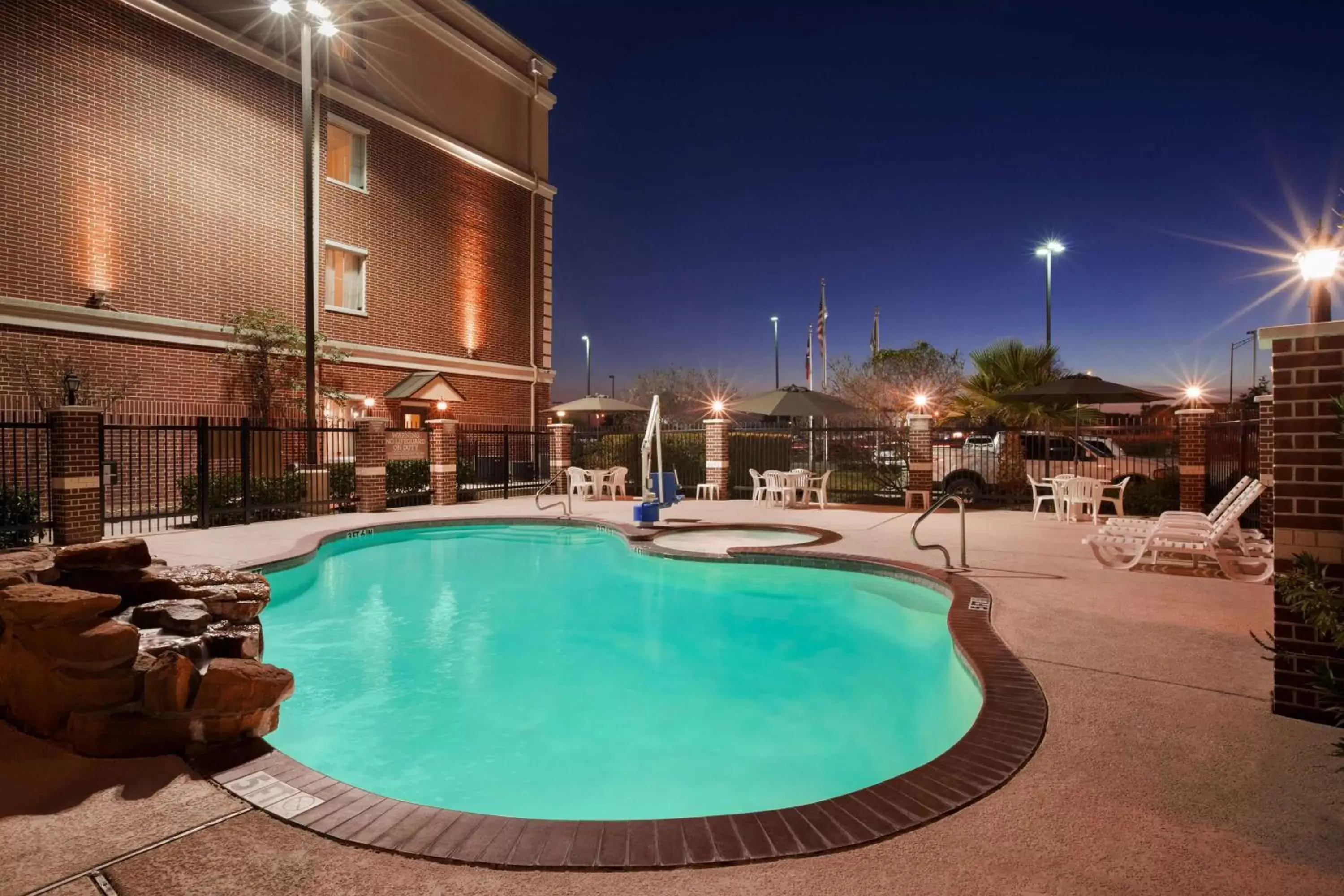 Activities, Swimming Pool in Country Inn & Suites by Radisson, College Station, TX