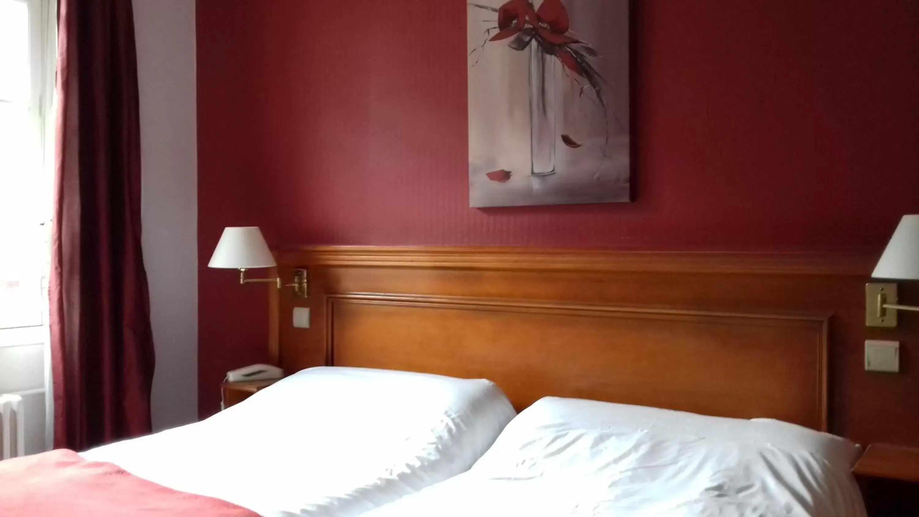 Photo of the whole room, Bed in Logis Hôtel-Restaurant Les Airelles
