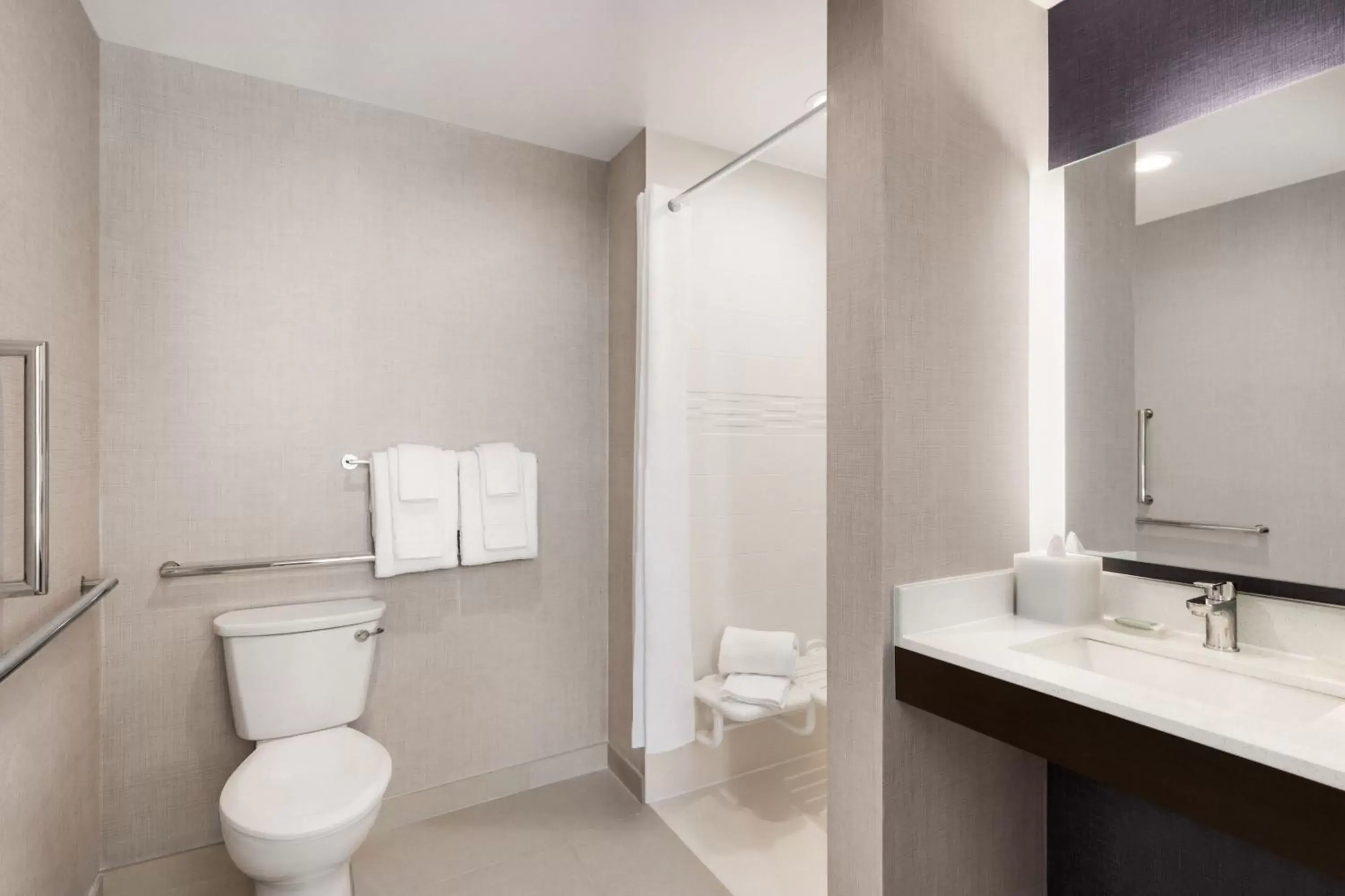 Bathroom in Residence Inn by Marriott New York JFK Airport