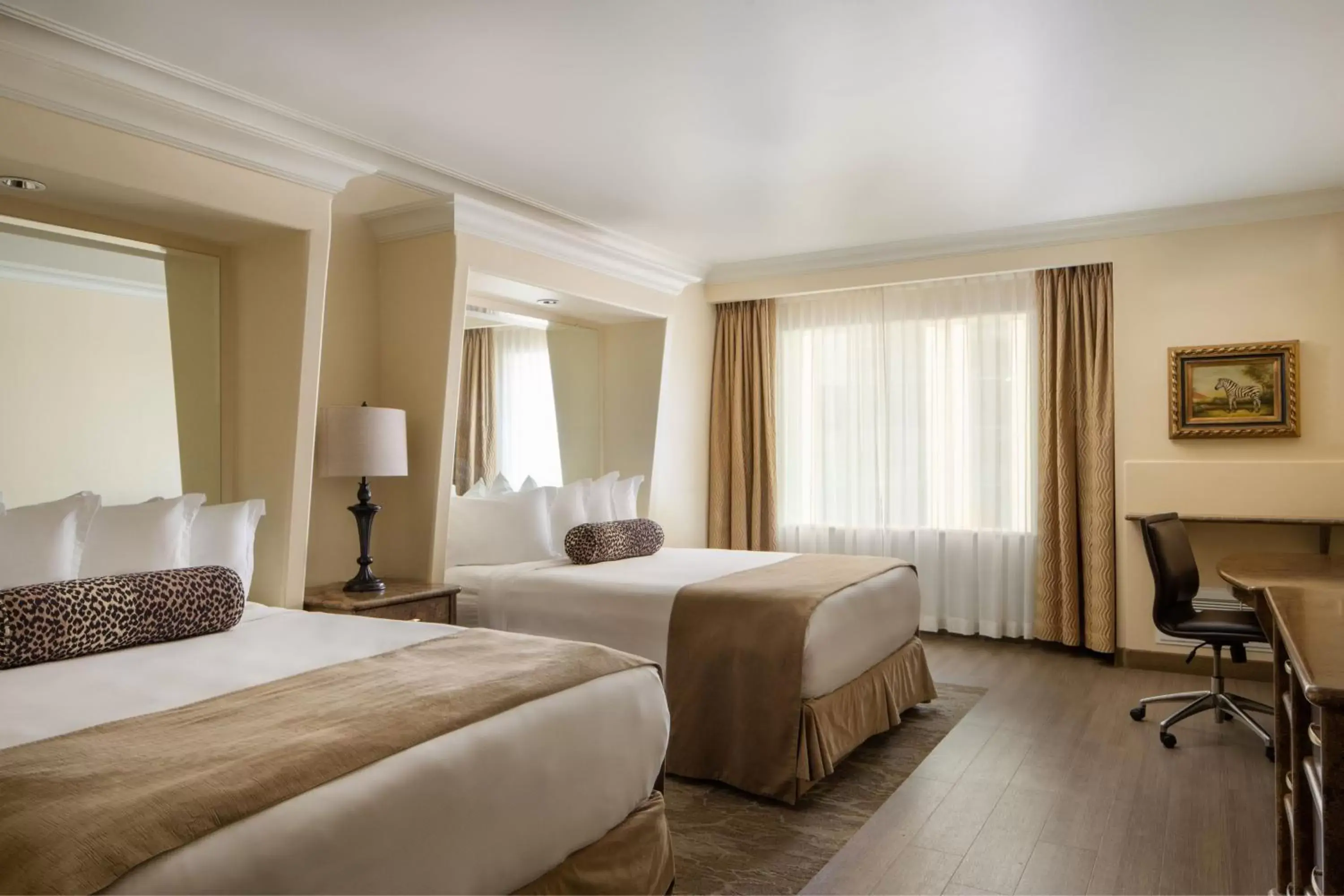Photo of the whole room, Bed in The Davenport Tower, Autograph Collection Photo of the whole room, Bed in The Davenport Tower, Autograph Collection