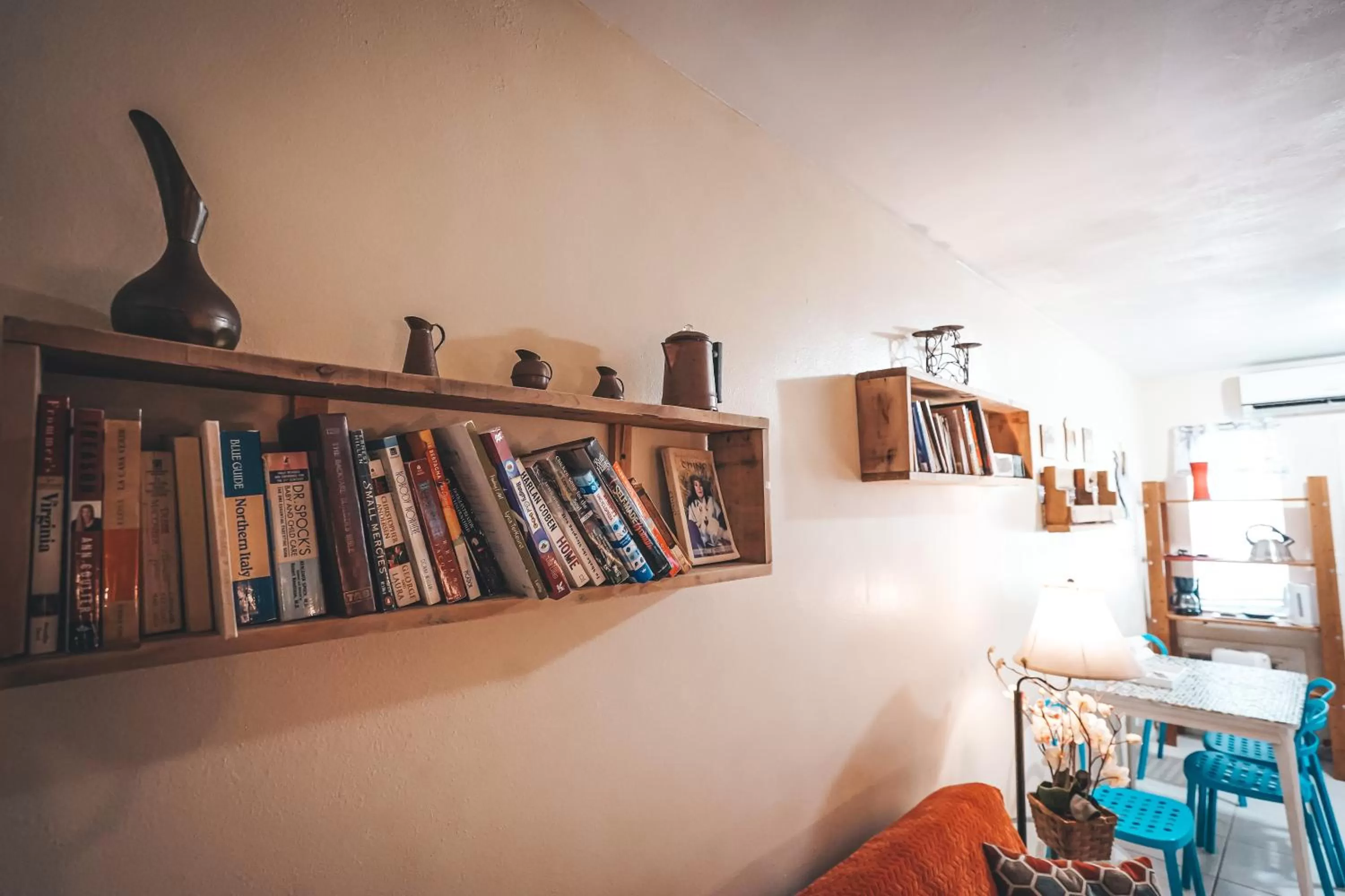 Living room in Hollywood Light Haven Lodge