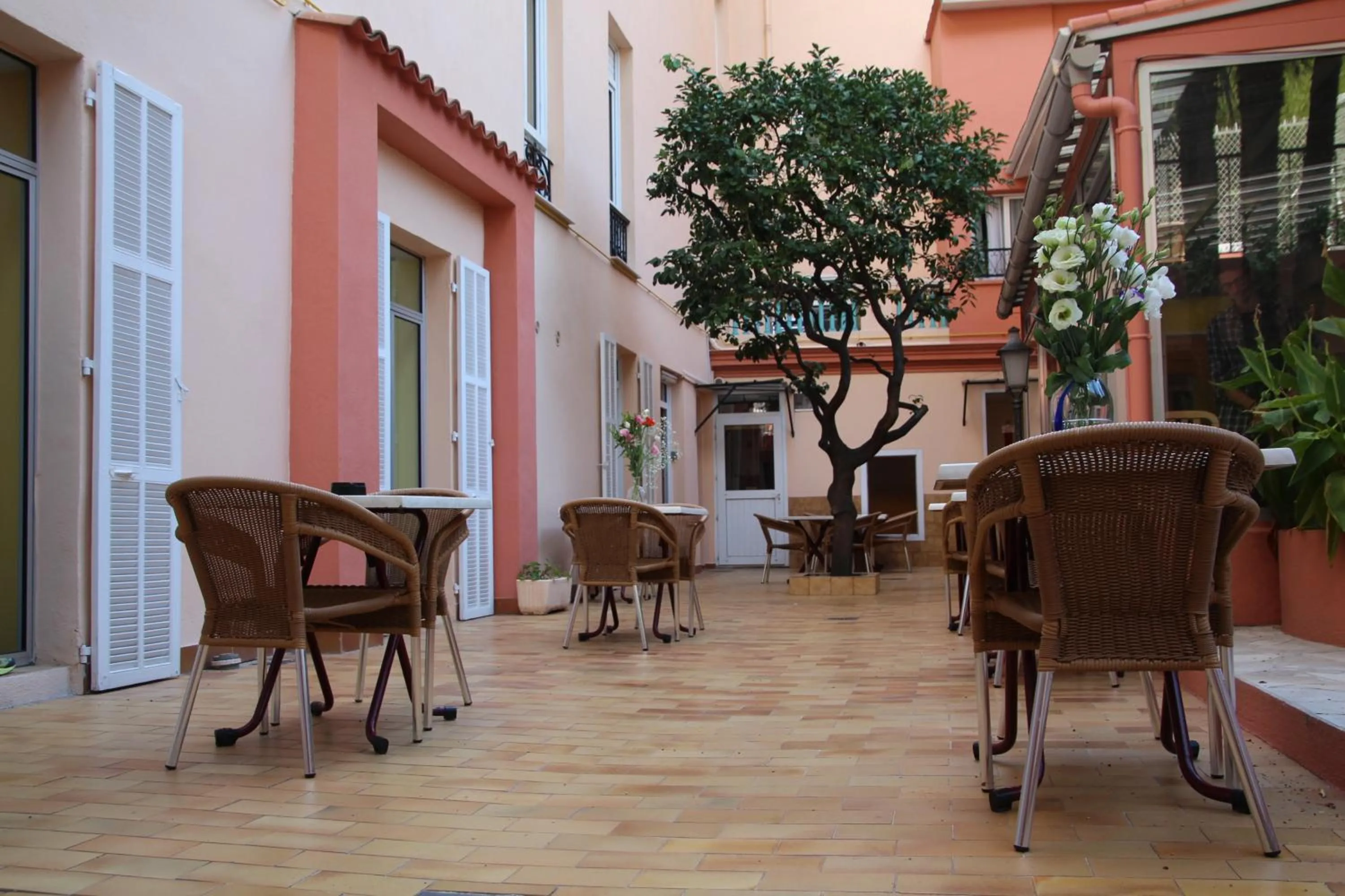 Property building in Hotel Menton Riviera