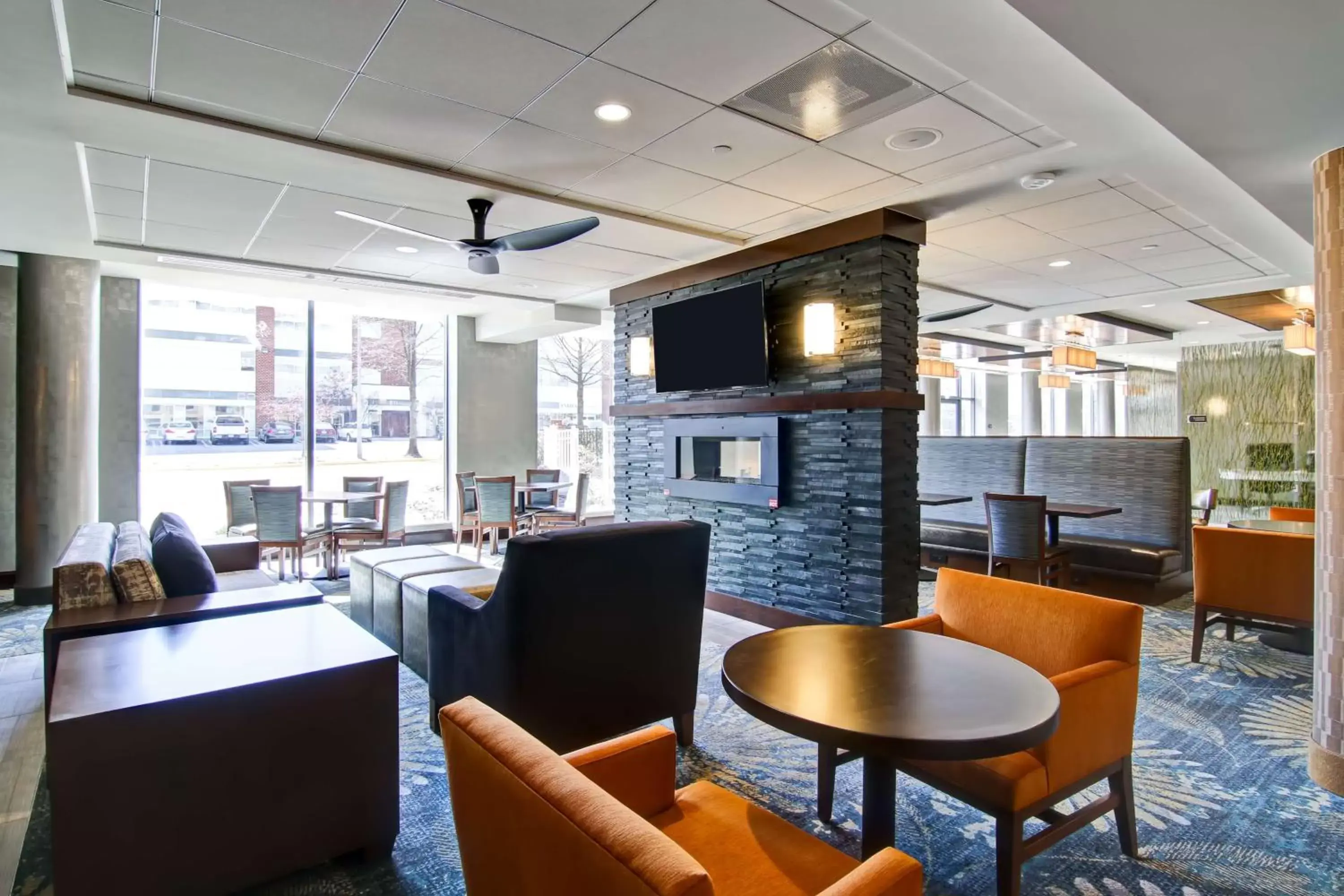 Breakfast, Lounge/Bar in Homewood Suites by Hilton Gaithersburg/Washington, DC North