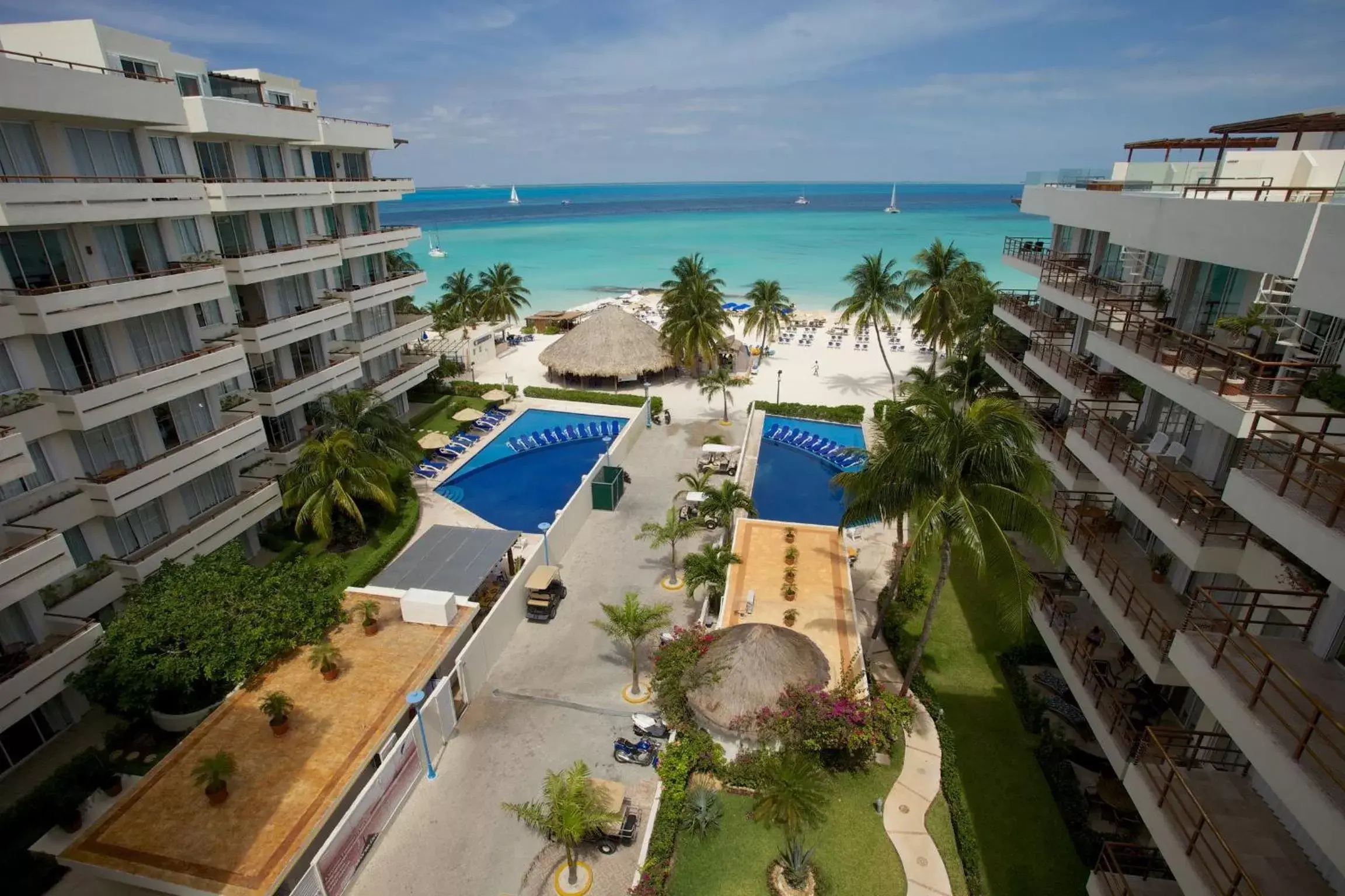 Facade/entrance in Ixchel Beach Hotel