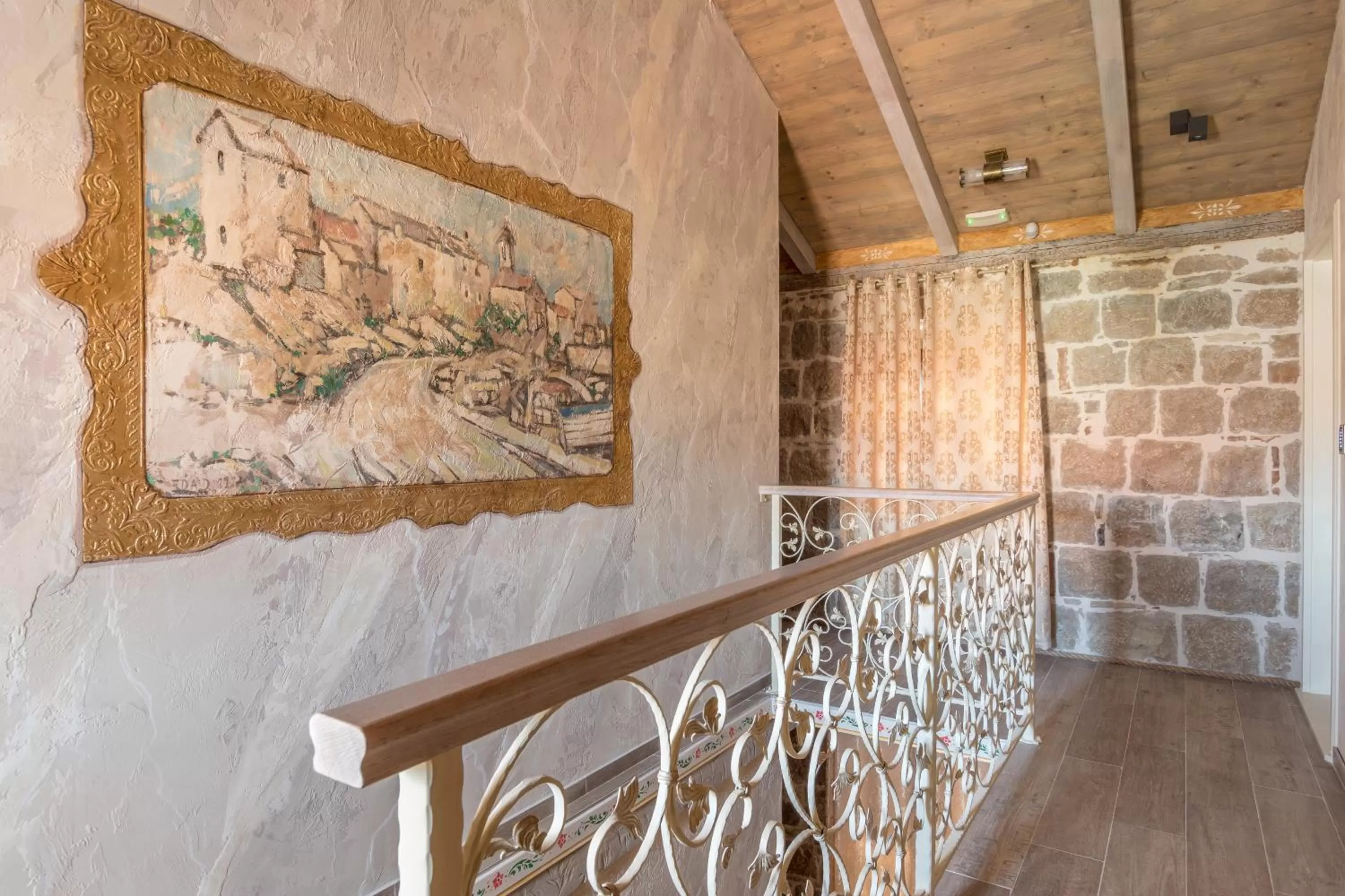 Decorative detail, Bathroom in Heritage Palace Varos - MAG Quaint & Elegant Boutique Hotels