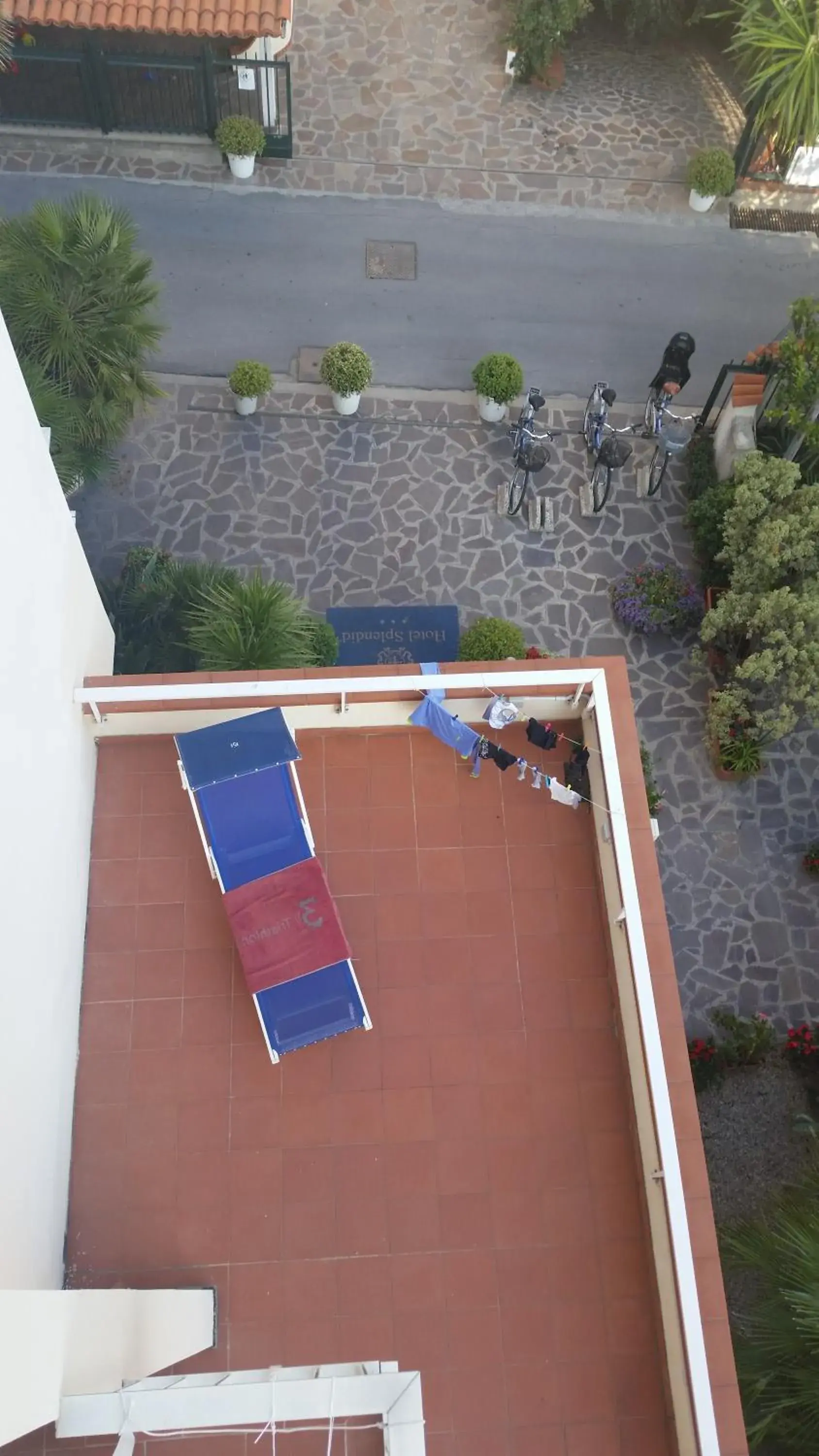 Balcony/Terrace, Pool View in Hotel Splendid