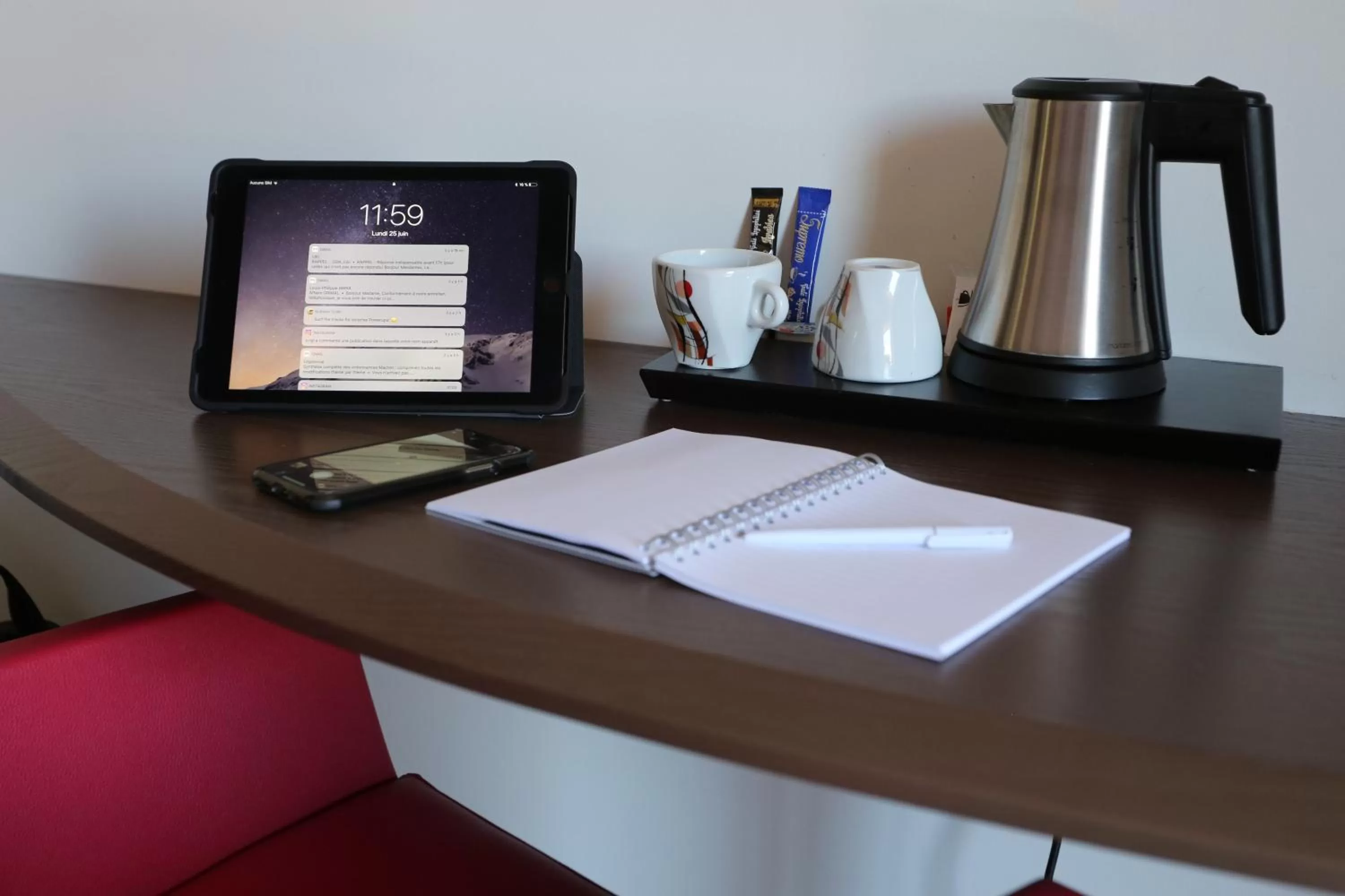 Coffee/tea facilities in Best Western Le Pont d'Or