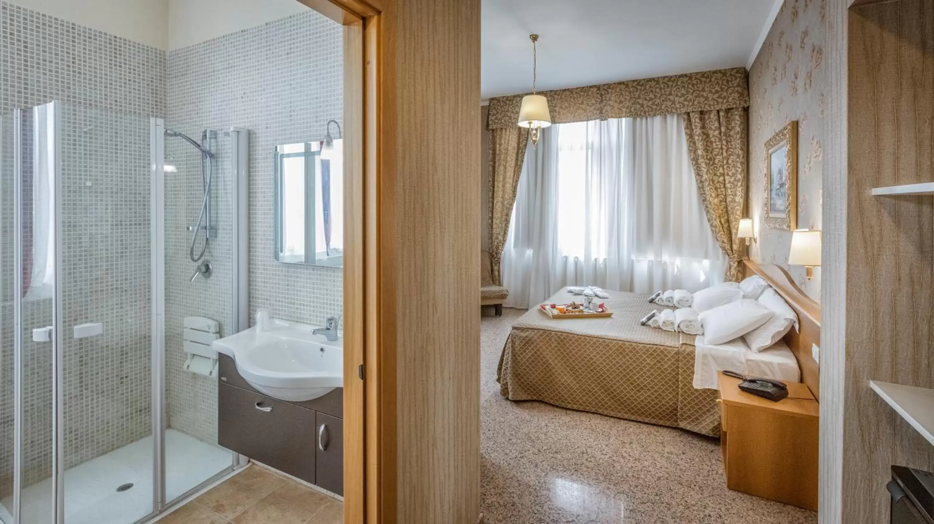 Photo of the whole room, Bathroom in Hotel Sorriso