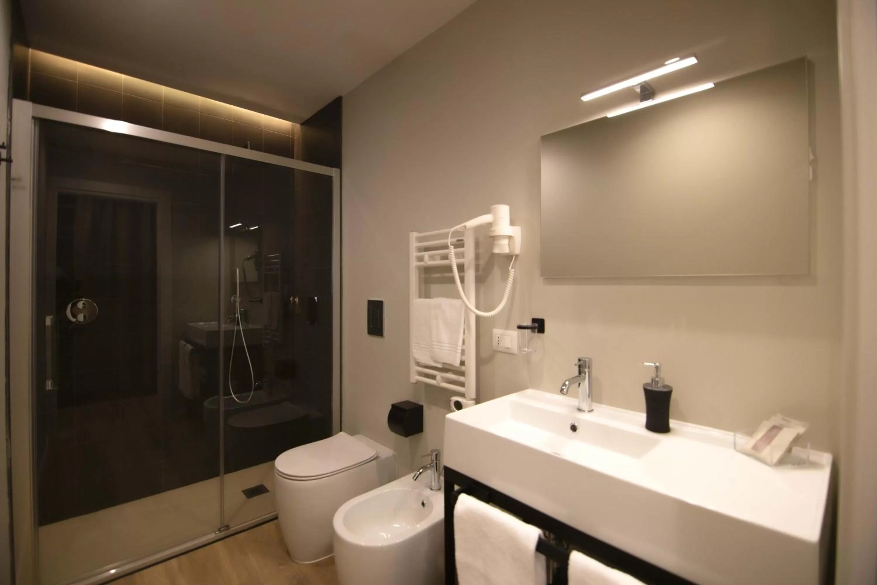 Toilet in Palazzo Bellocchi - Suites & Apartments