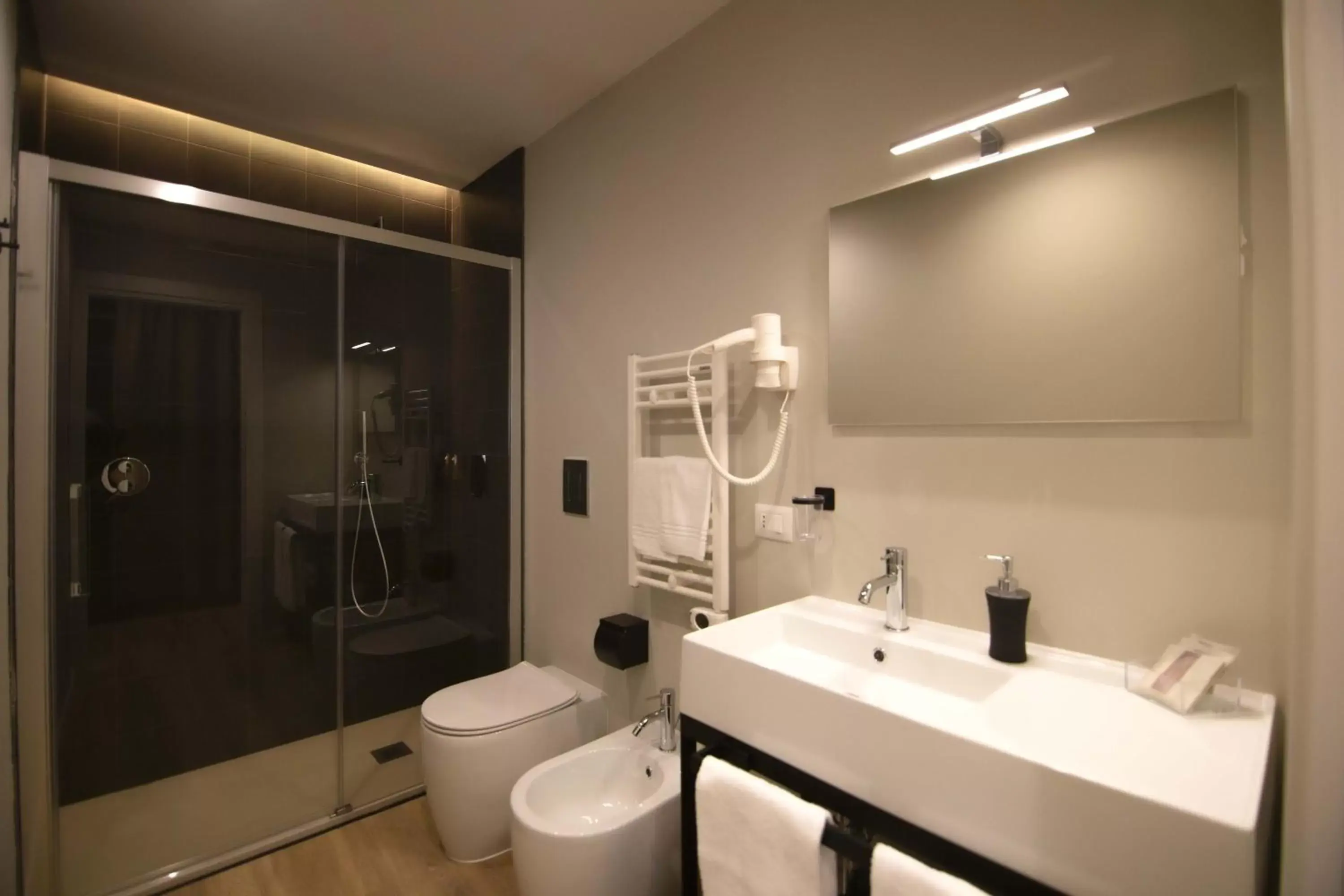 Toilet, Bathroom in Palazzo Bellocchi - Suites & Apartments