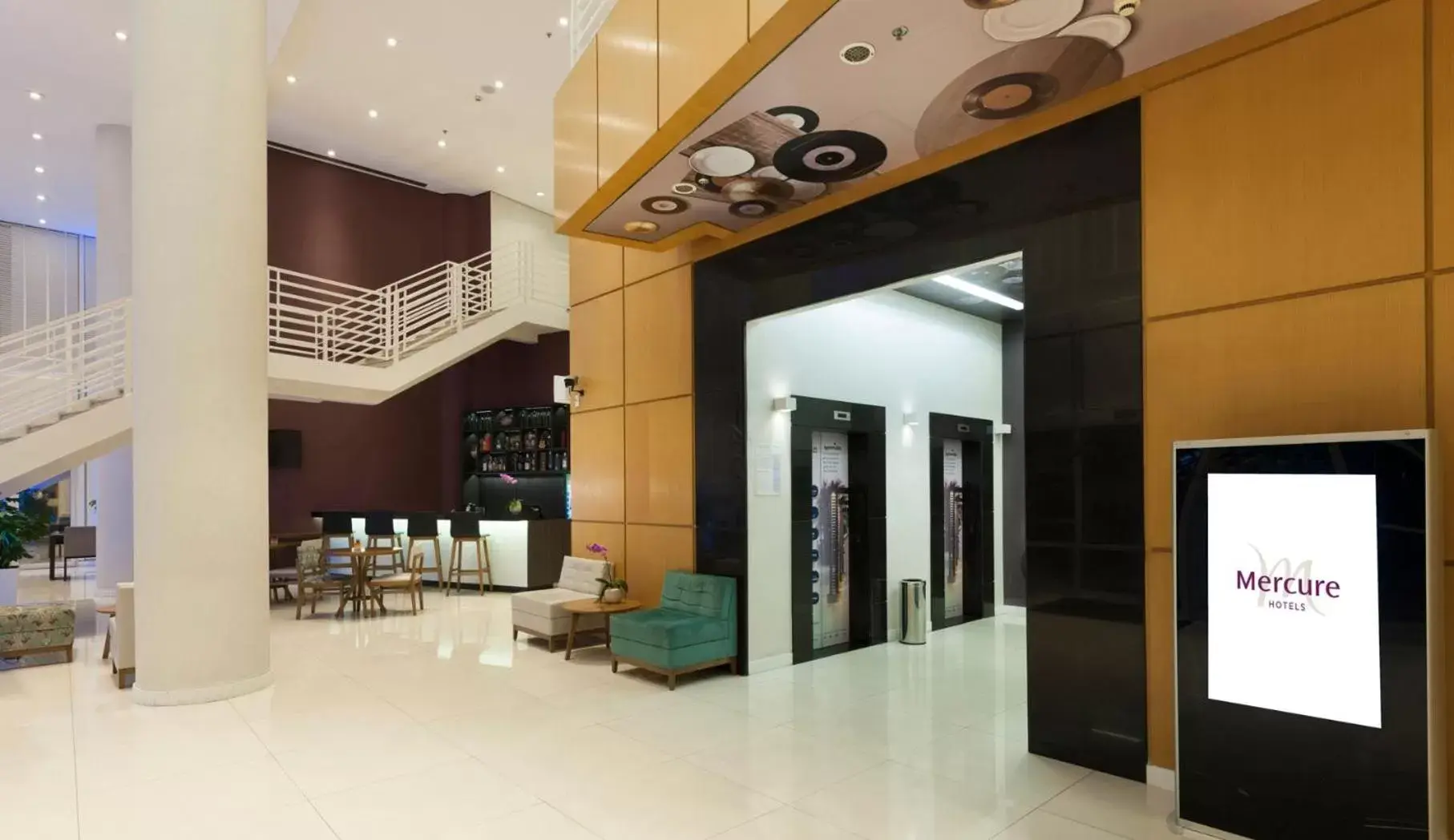 Lobby or reception in Mercure Campinas