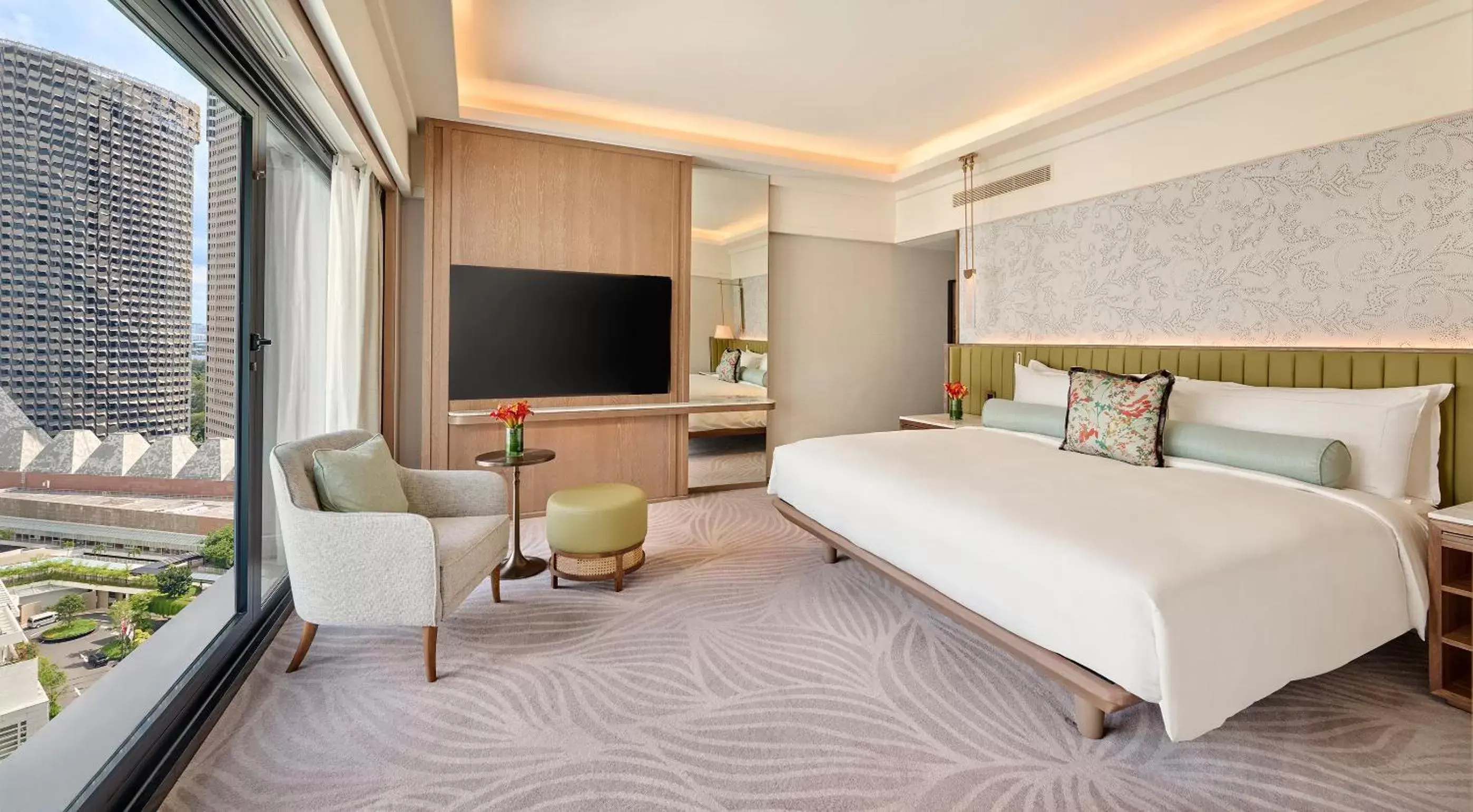 Bedroom, Bed in Mandarin Oriental, Singapore