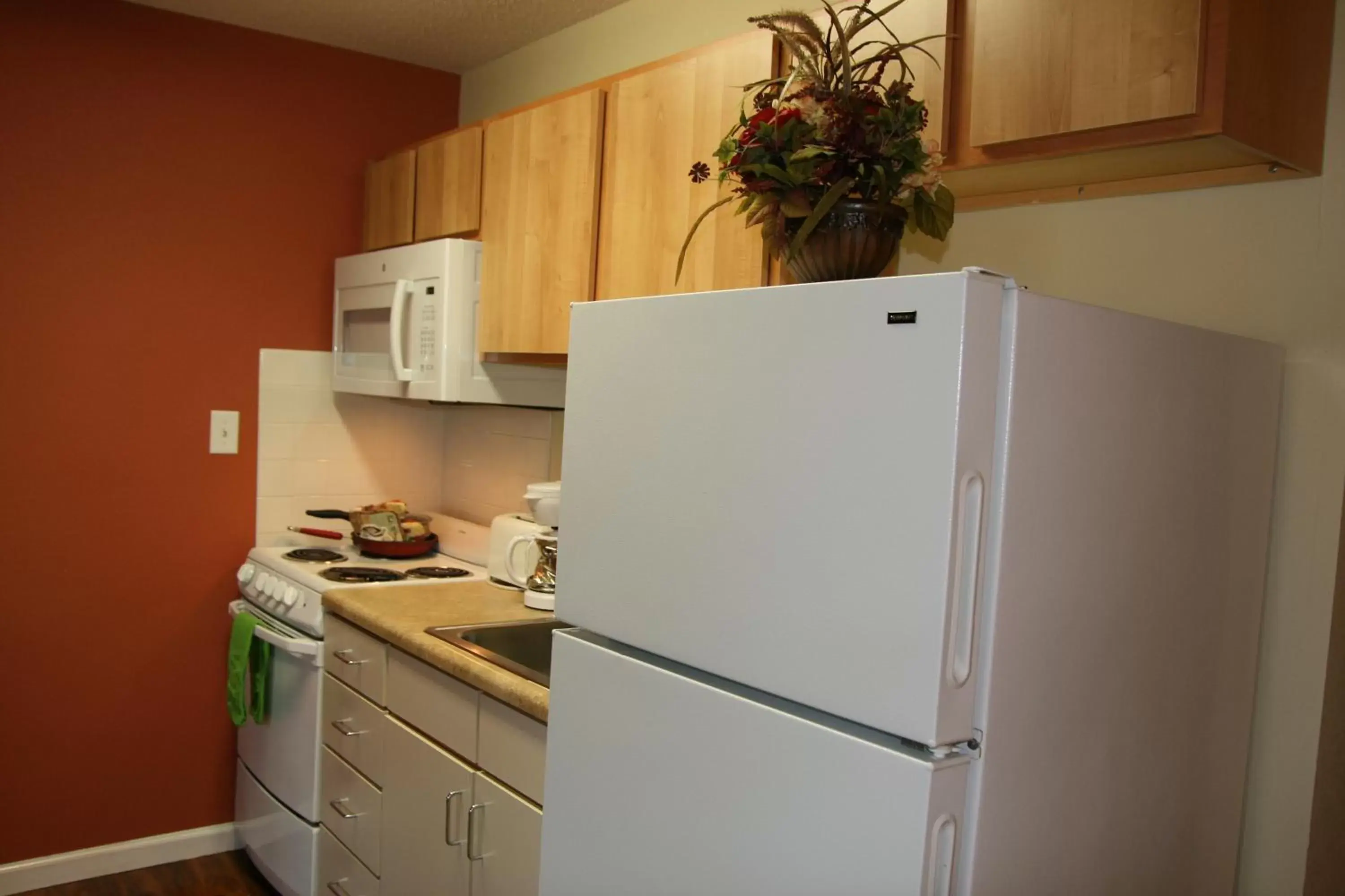 Kitchen or kitchenette, Kitchen/Kitchenette in Affordable Suites of America Fredericksburg