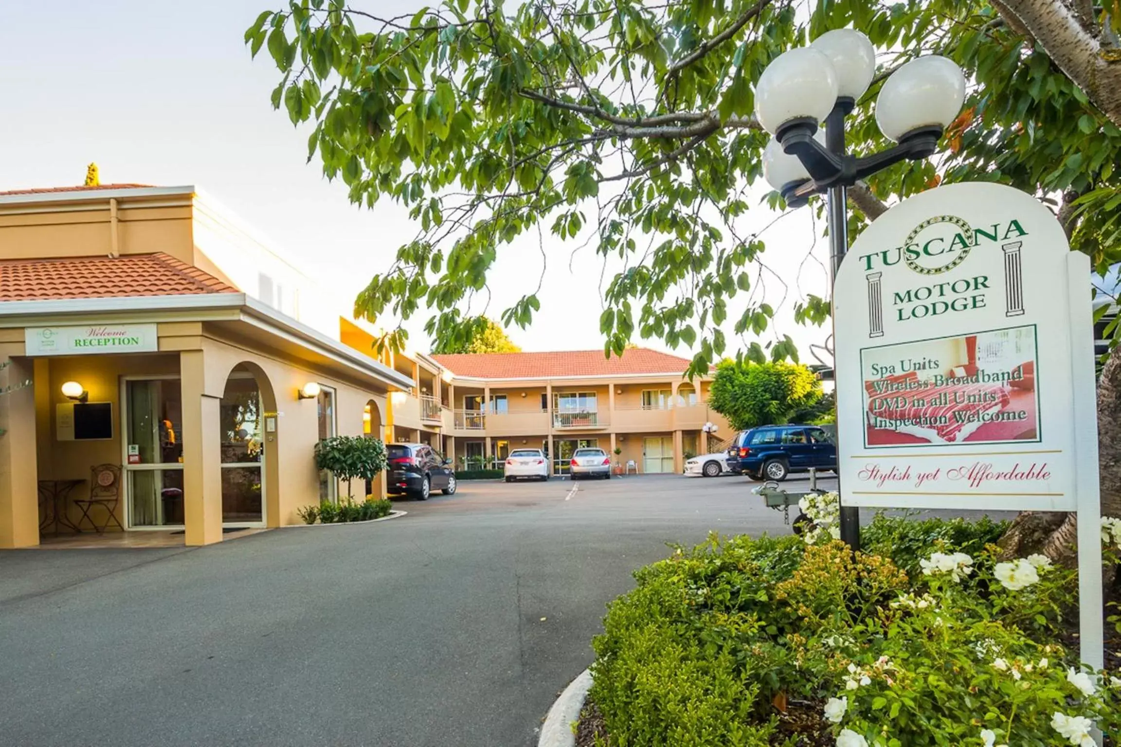 Facade/entrance in Tuscana Motor Lodge