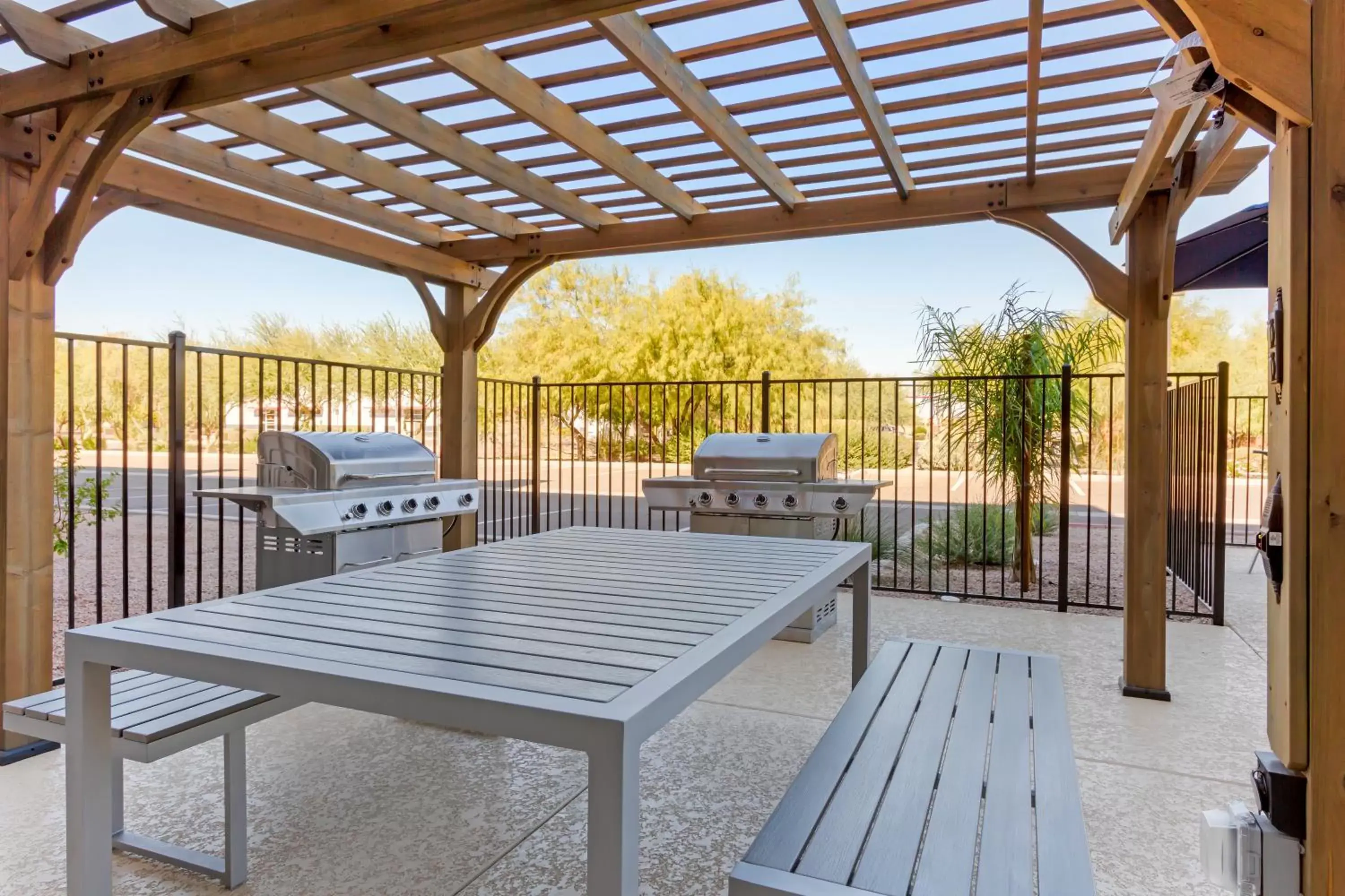 BBQ facilities in Best Western Plus Executive Residency Phoenix North Happy Valley