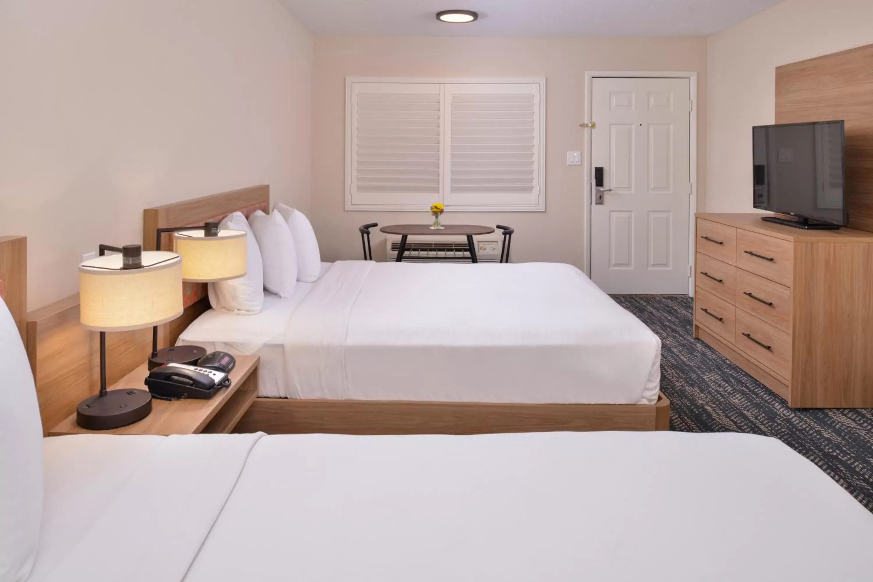 Superior Double - Non-Smoking in La Fuente Inn & Suites Superior Double - Non-Smoking in La Fuente Inn & Suites