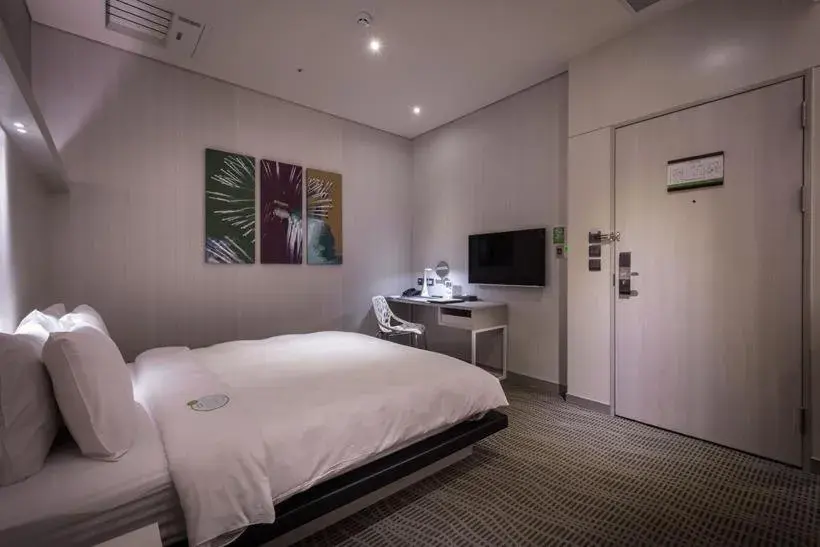 Bed in Taipei 101 SPARKLE Hotel Bed in Taipei 101 SPARKLE Hotel