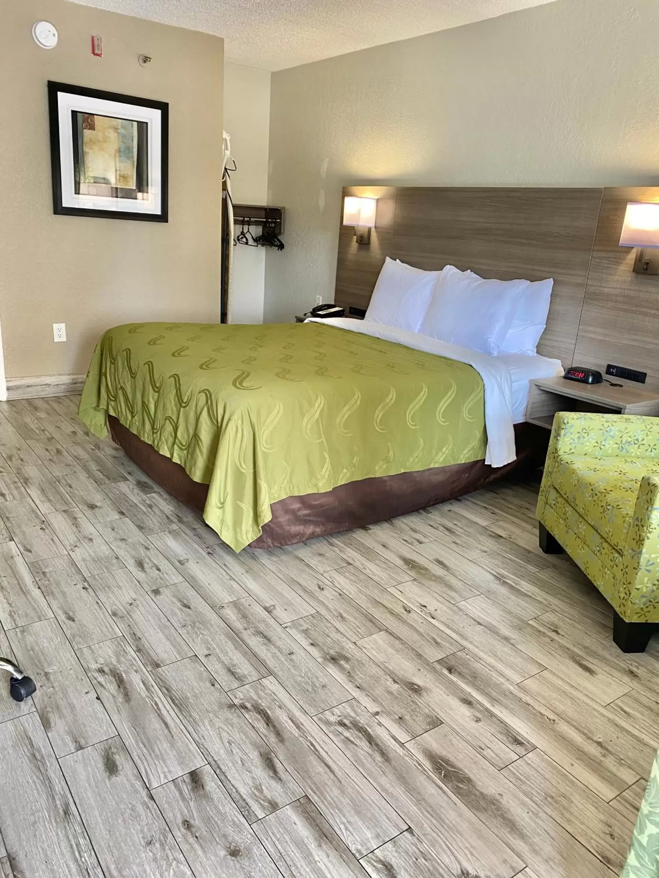 Property building, Bed in Quality Inn - Saint Augustine Outlet Mall