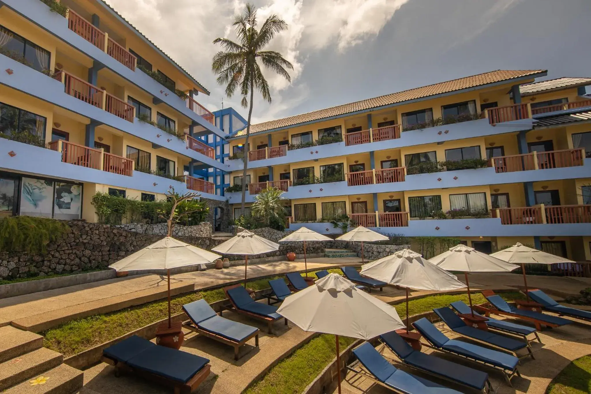 sunbed in Karona Resort & Spa - SHA Extra Plus sunbed in Karona Resort & Spa - SHA Extra Plus