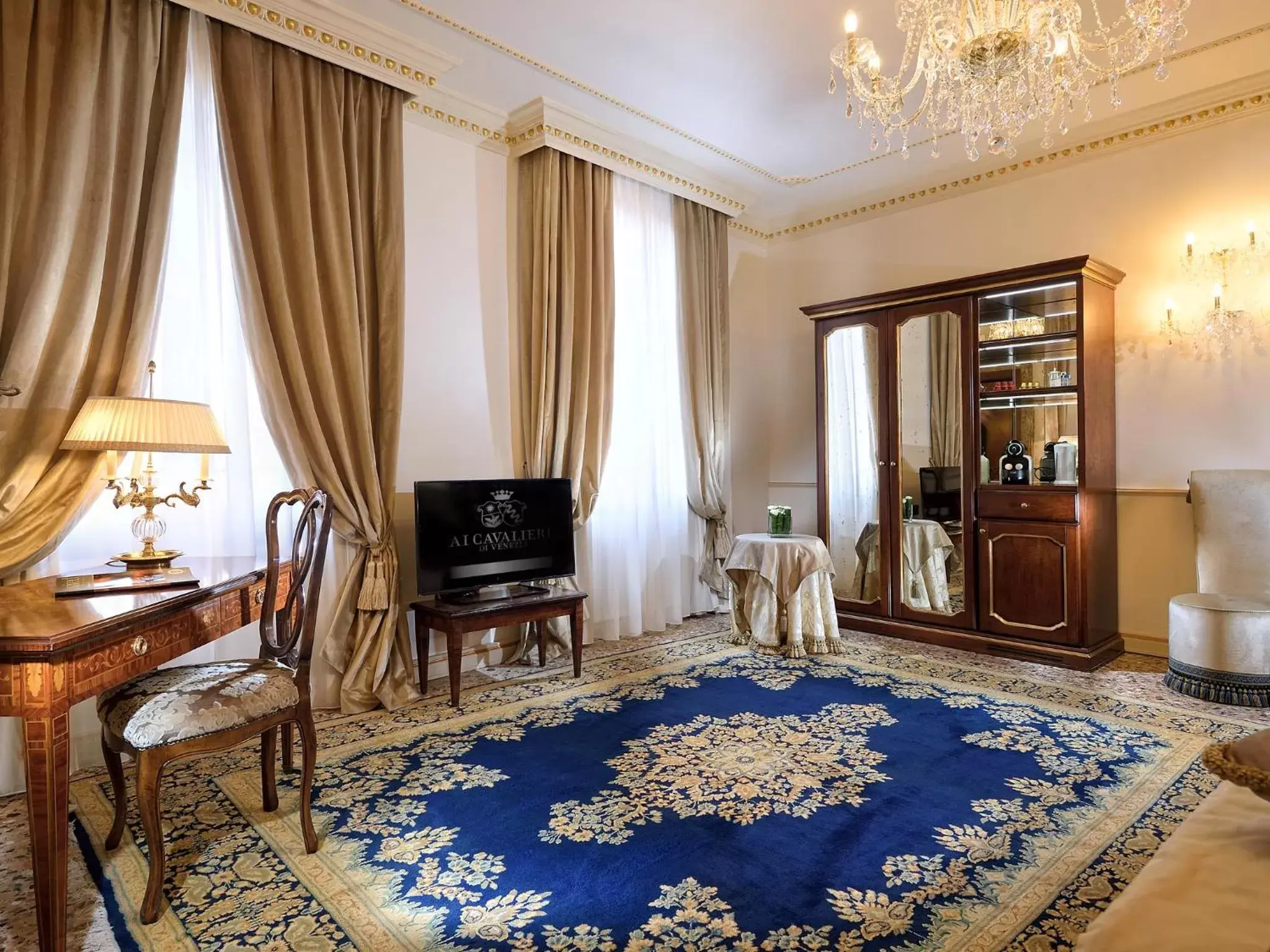 Photo of the whole room in Hotel Ai Cavalieri di Venezia