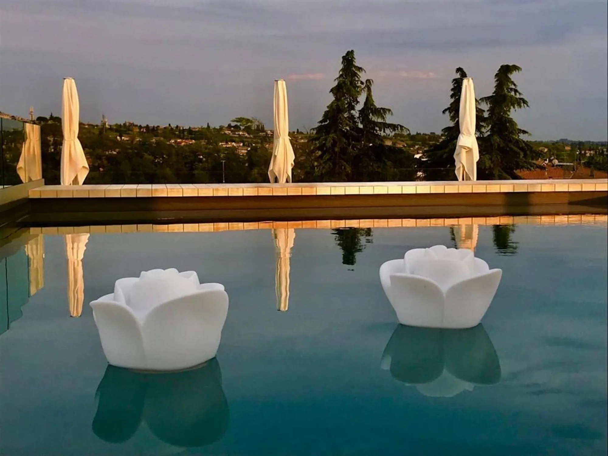 Swimming pool in Solho Hotel