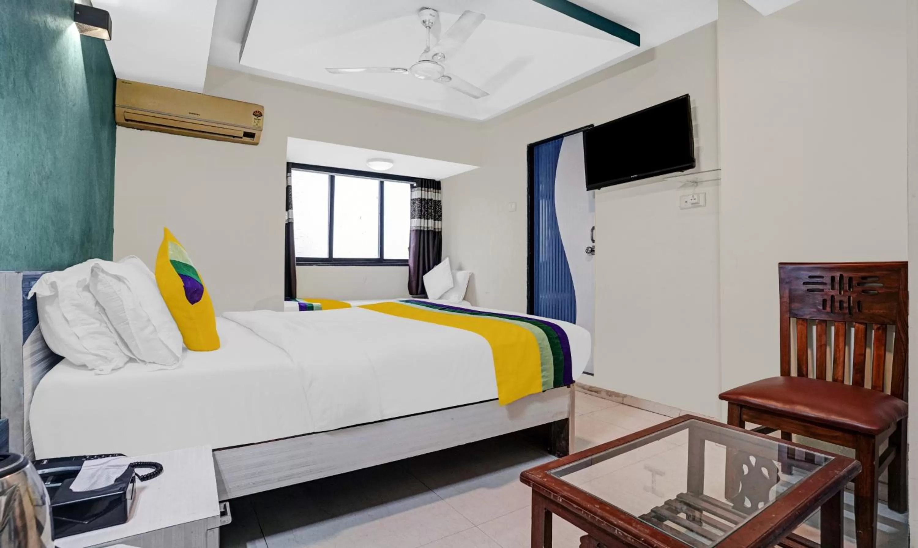 Bed in Itsy By Treebo - Amber Corp Inn, NESCO