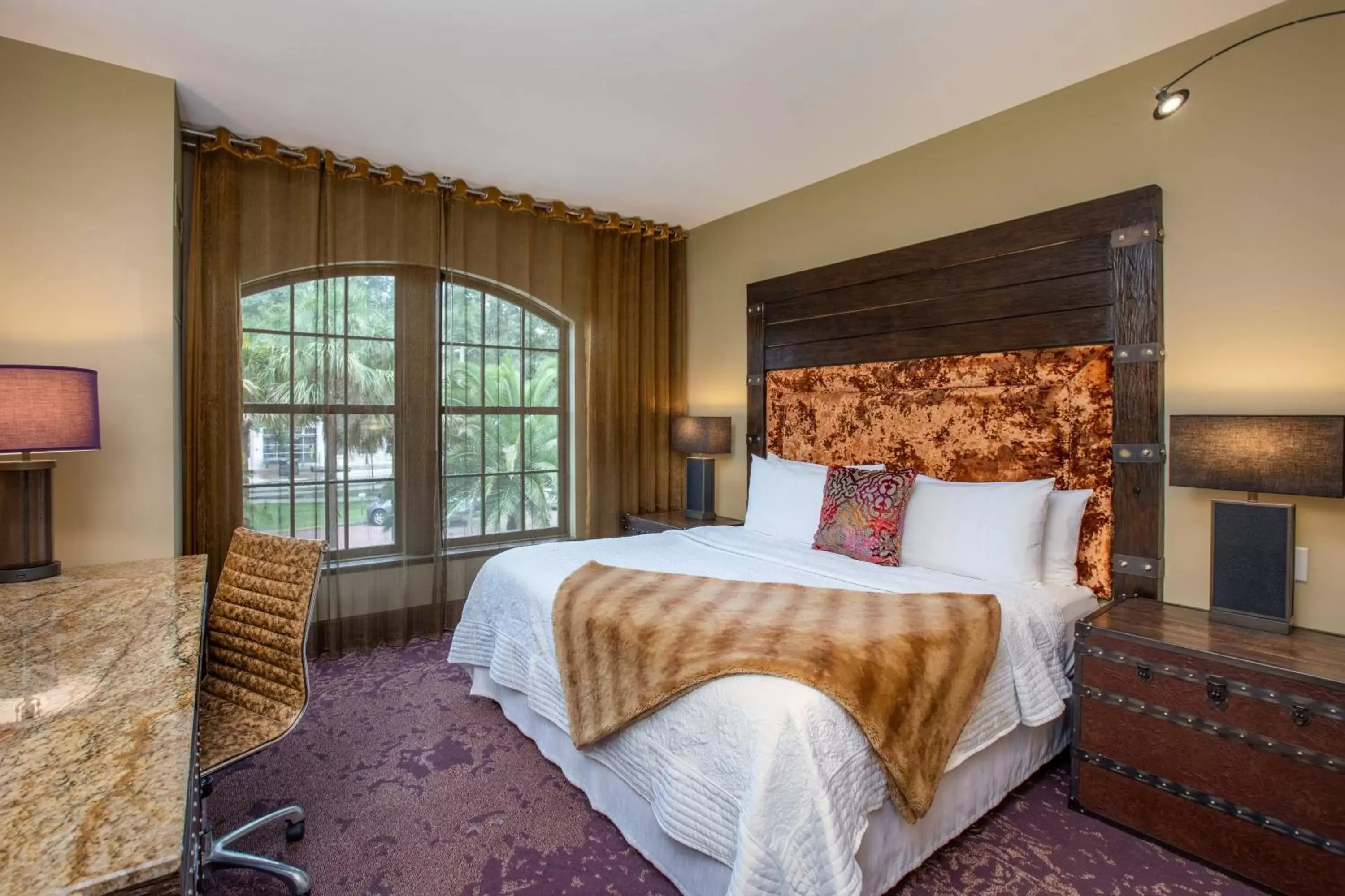 Photo of the whole room, Bed in The Bohemian Hotel Savannah Riverfront, Autograph Collection