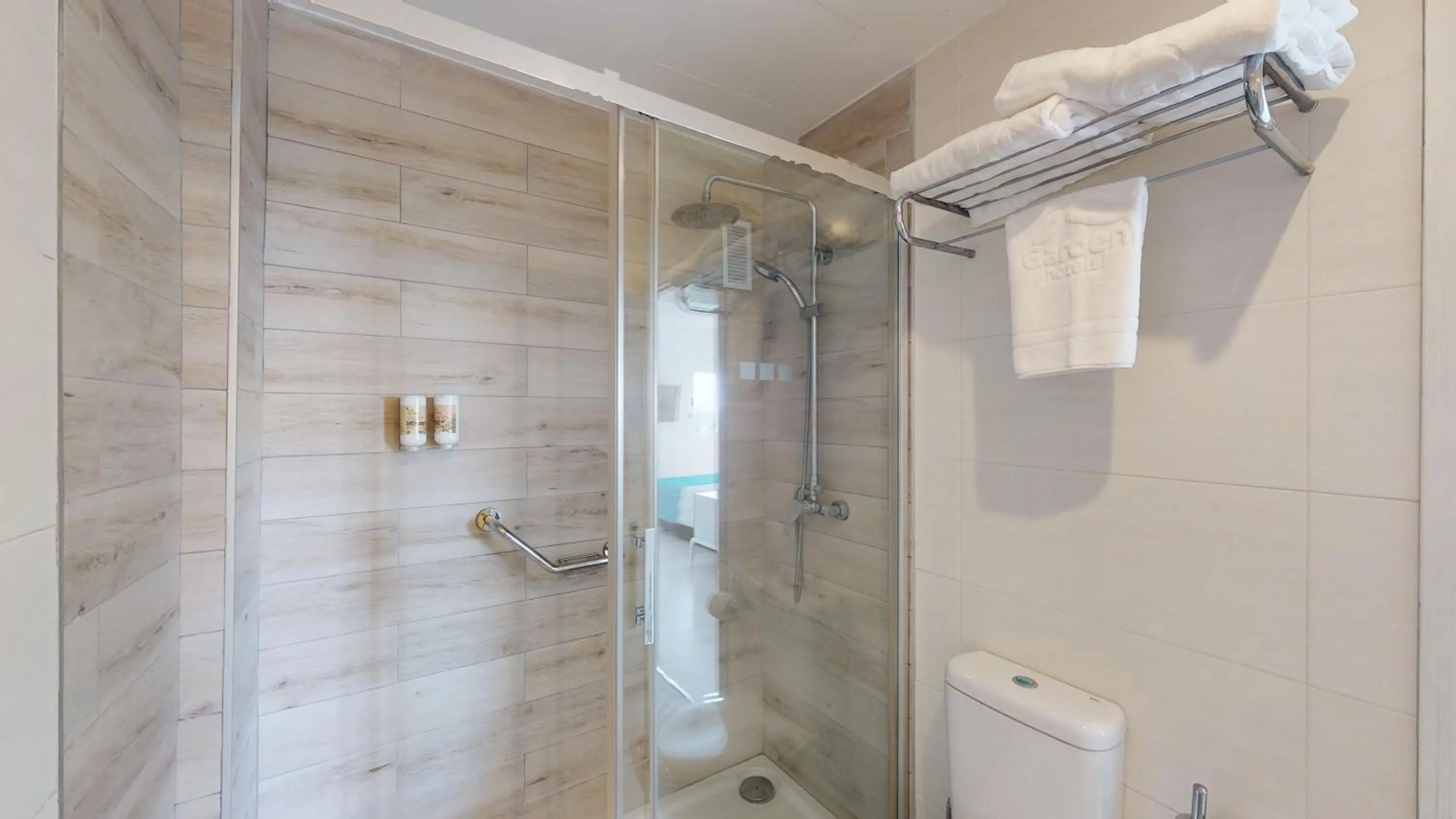 Bathroom in Cala Millor Garden Hotel - Adults Only