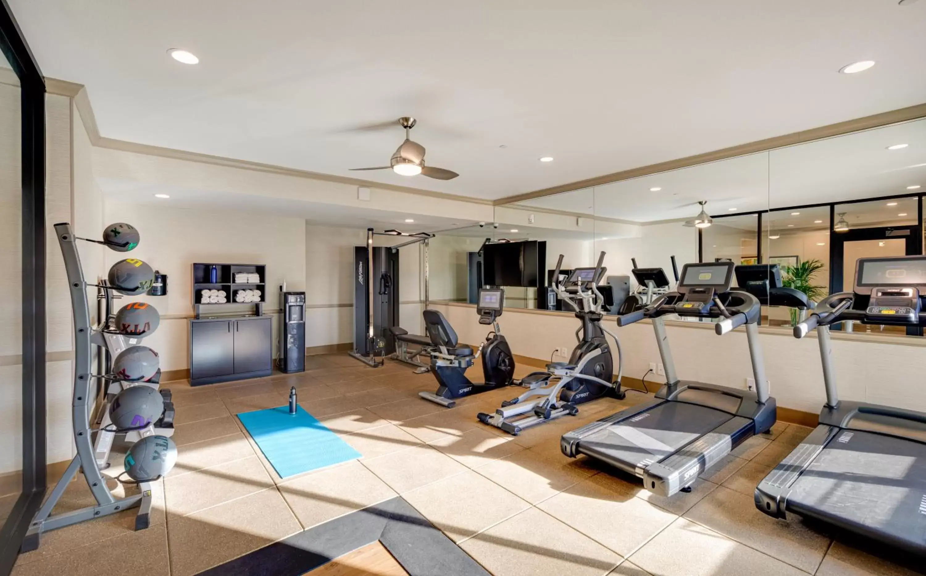 Fitness centre/facilities in Ayres Hotel Corona - Riverside Fitness centre/facilities in Ayres Hotel Corona - Riverside