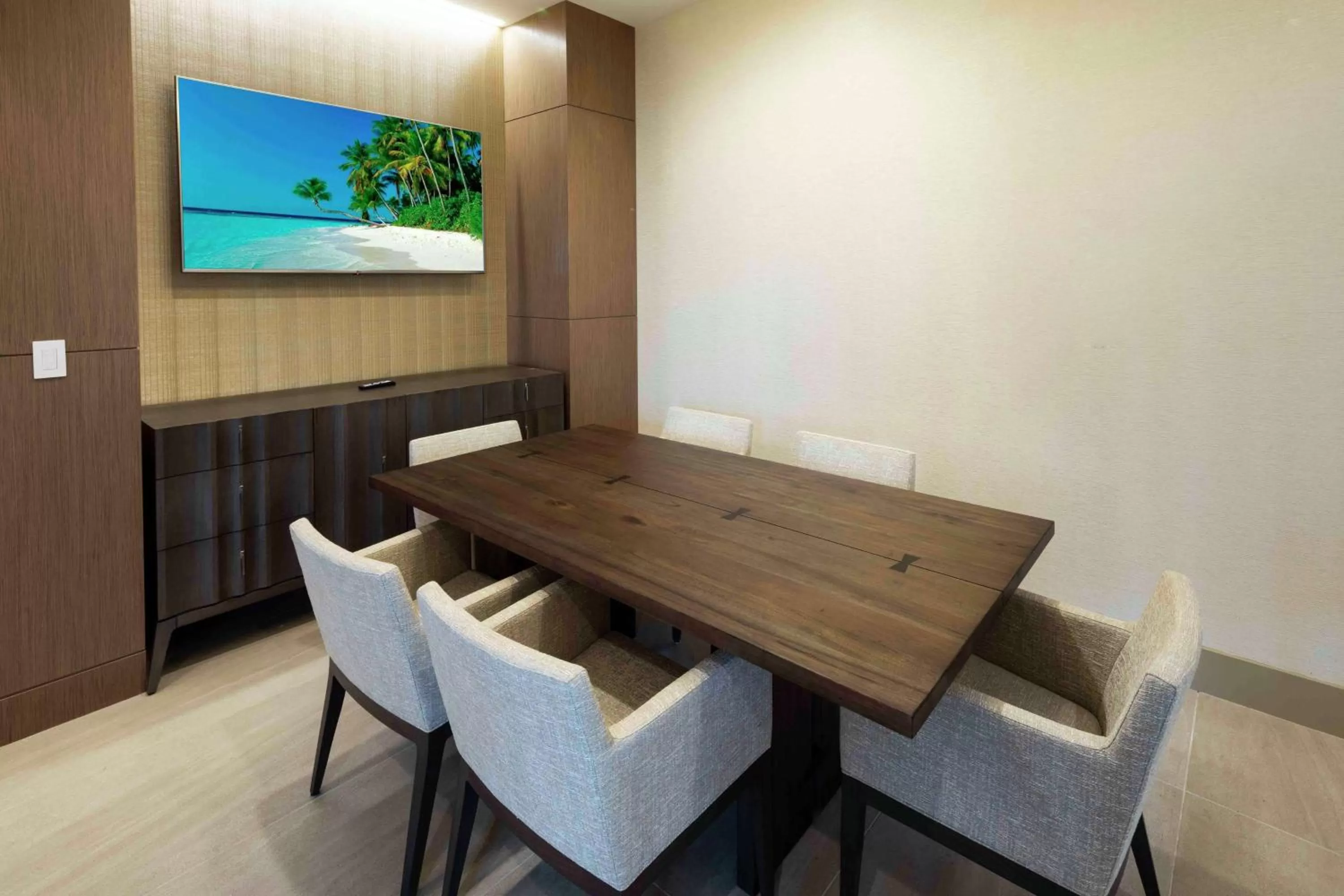 Property building in Hilton Miami Dadeland