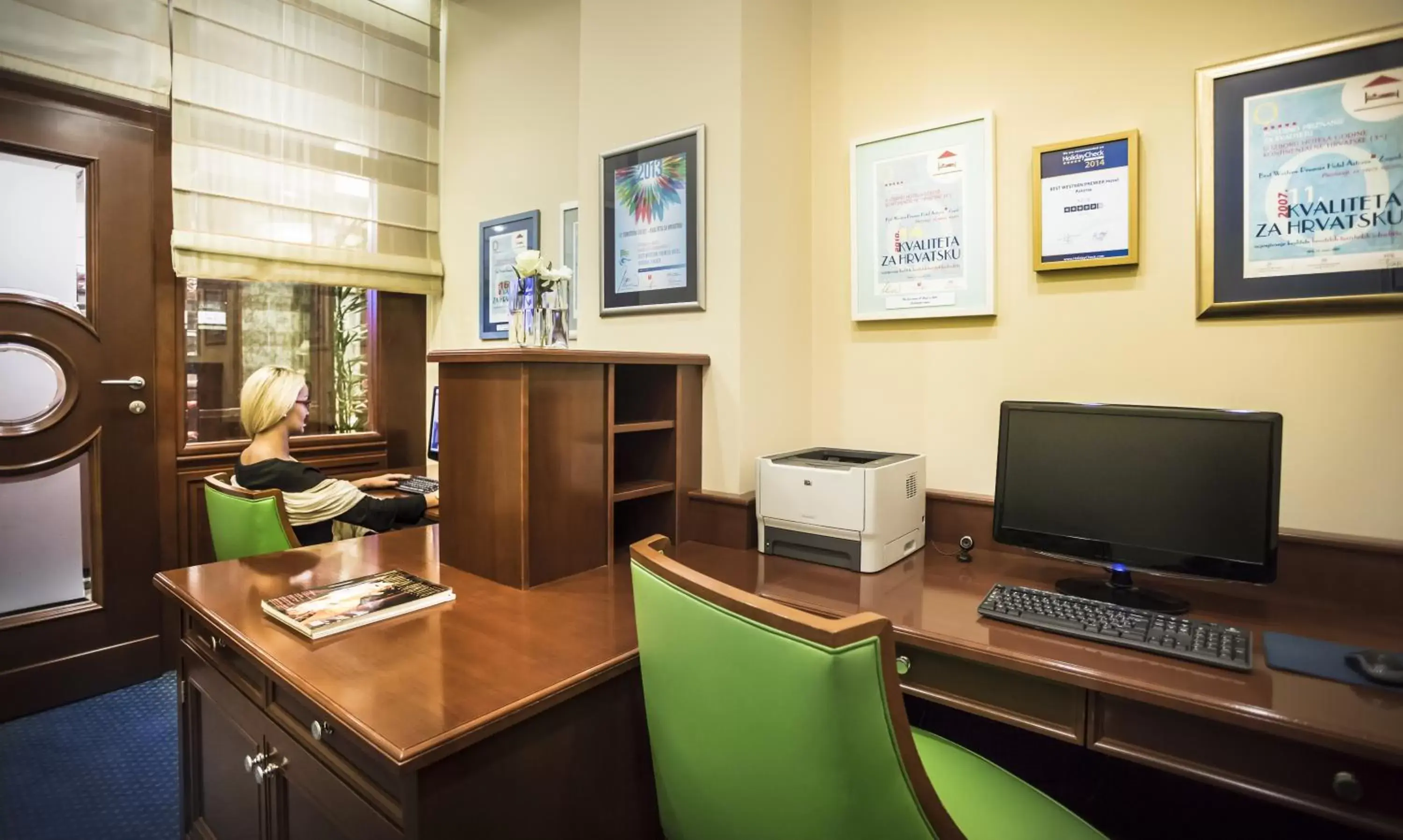 Business facilities in Best Western Premier Hotel Astoria