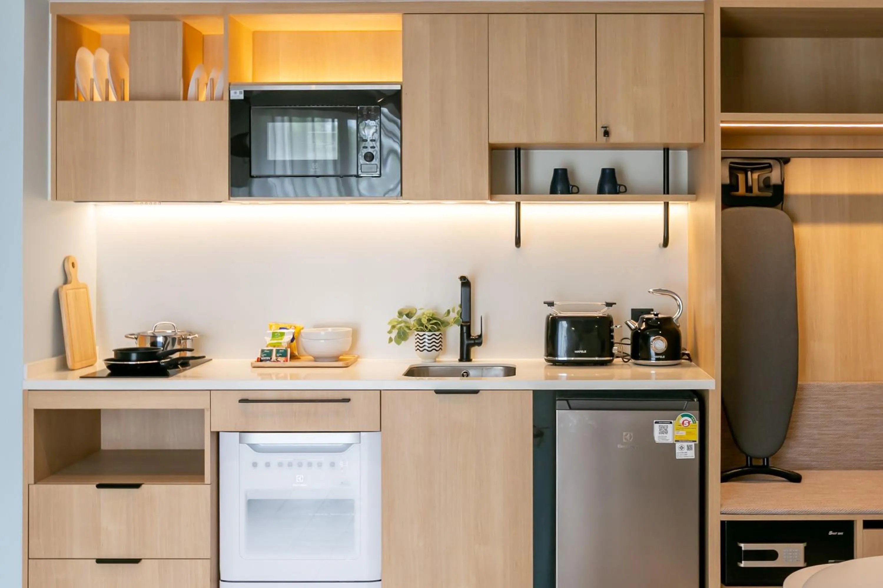 Coffee/tea facilities in The SACHA Apart-Hotel Thonglor