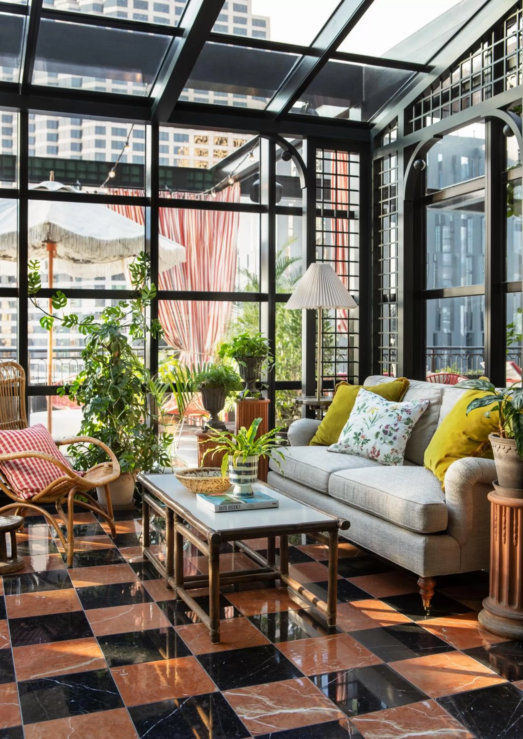 Lounge or bar in Virgin Hotels New Orleans