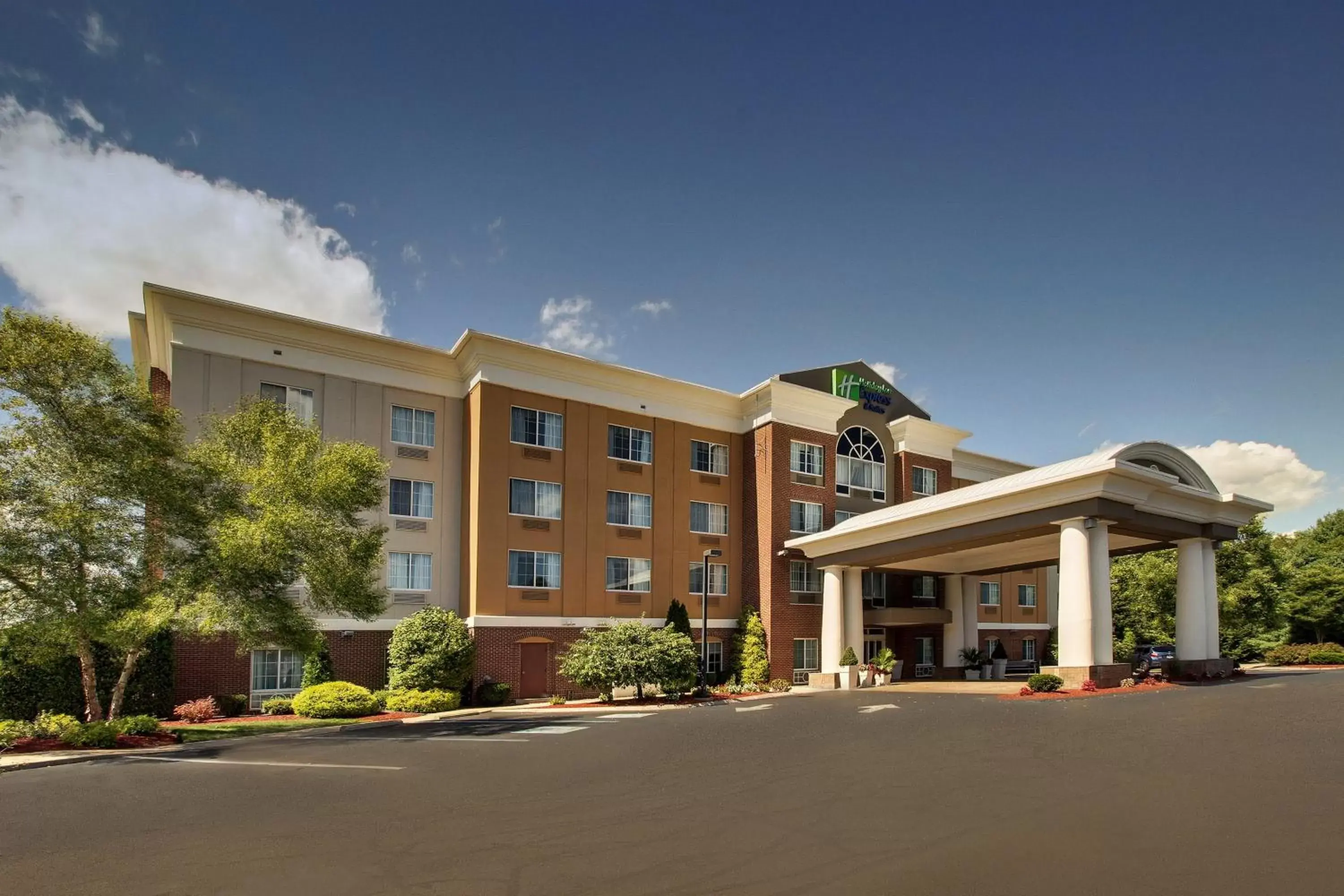 Property Building in Holiday Inn Express Hotel & Suites Middleboro Raynham, an IHG Hotel