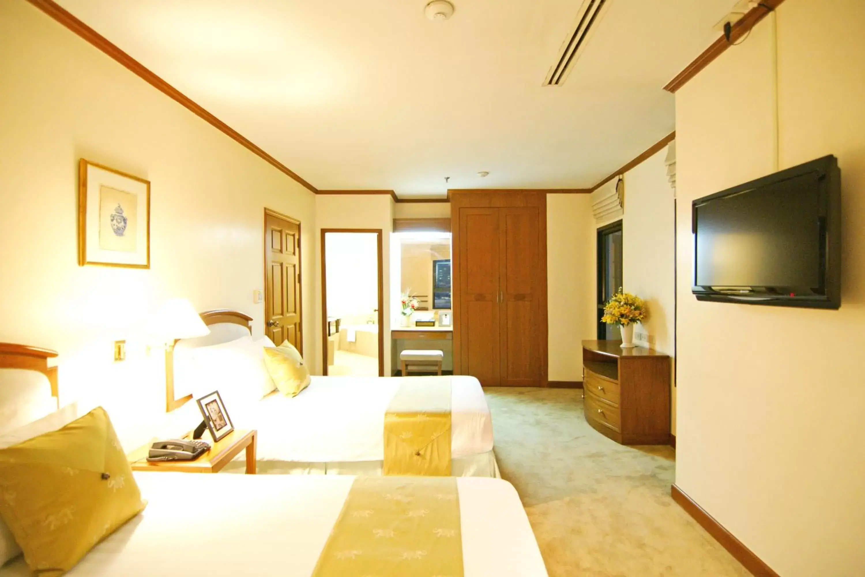 Bedroom, Seating Area in Grand Diamond Suites Hotel