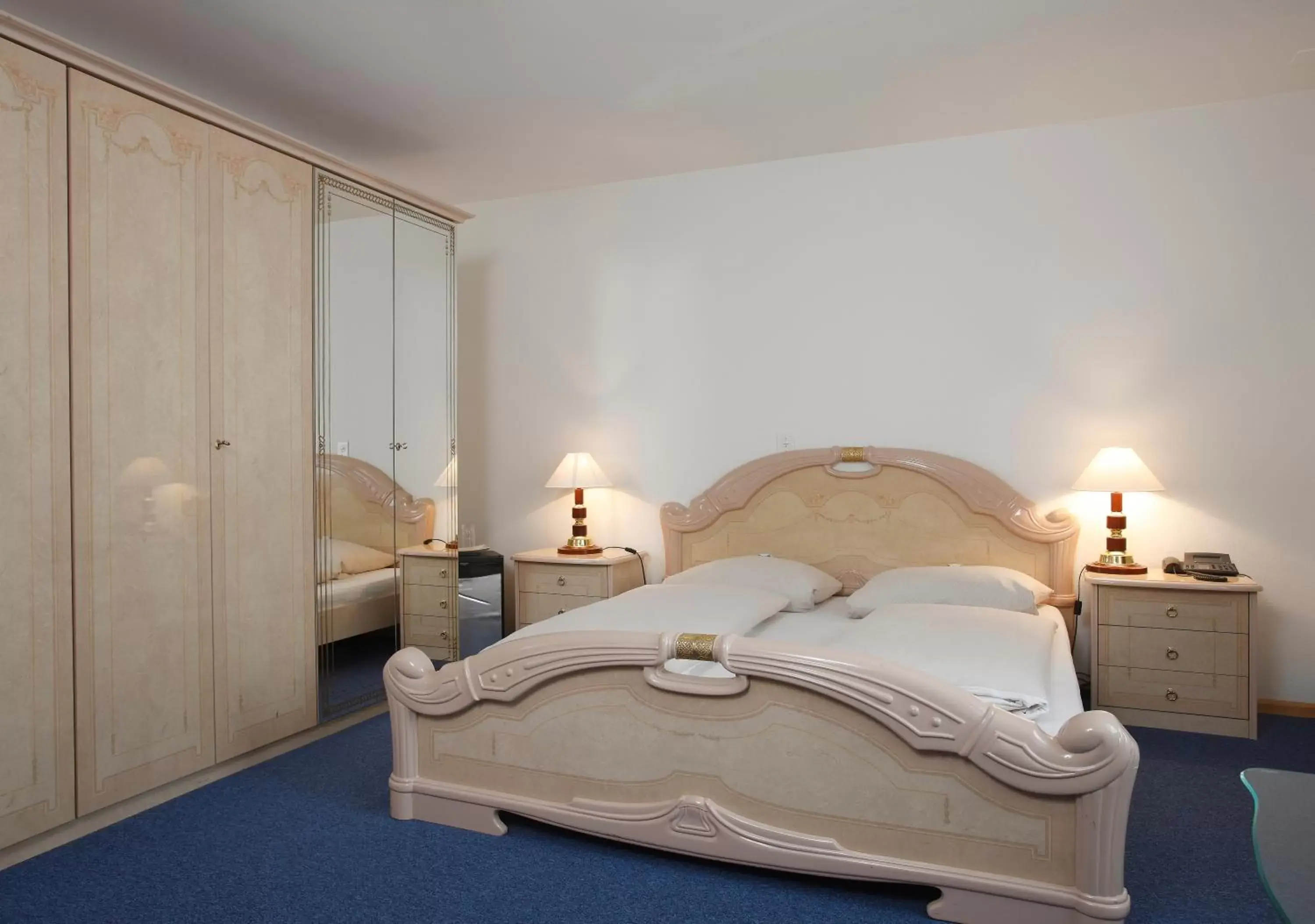 Bed in Spalenbrunnen Hotel & Restaurant Basel City Center