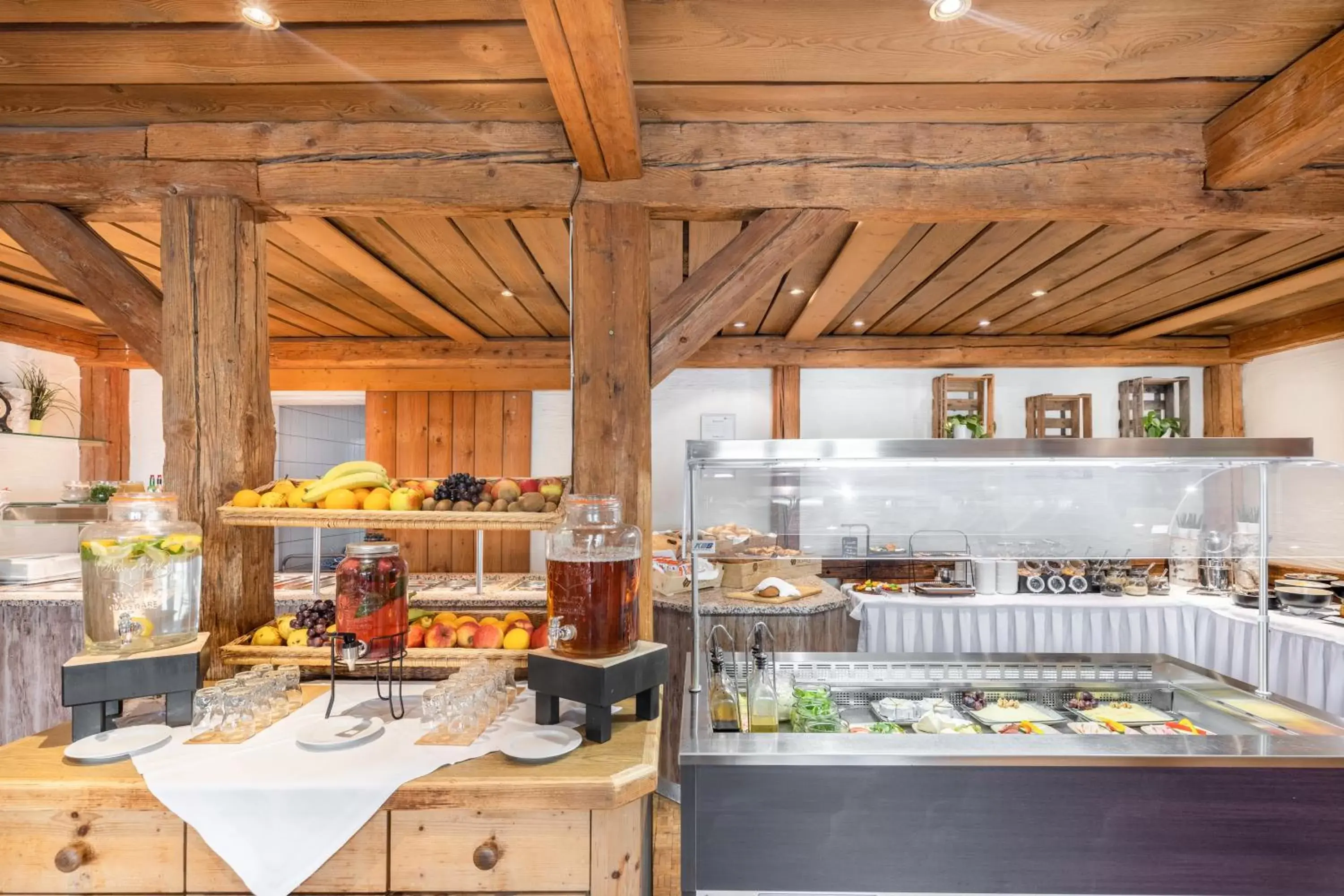 Buffet breakfast, Restaurant/Places to Eat in Select Hotel Erlangen