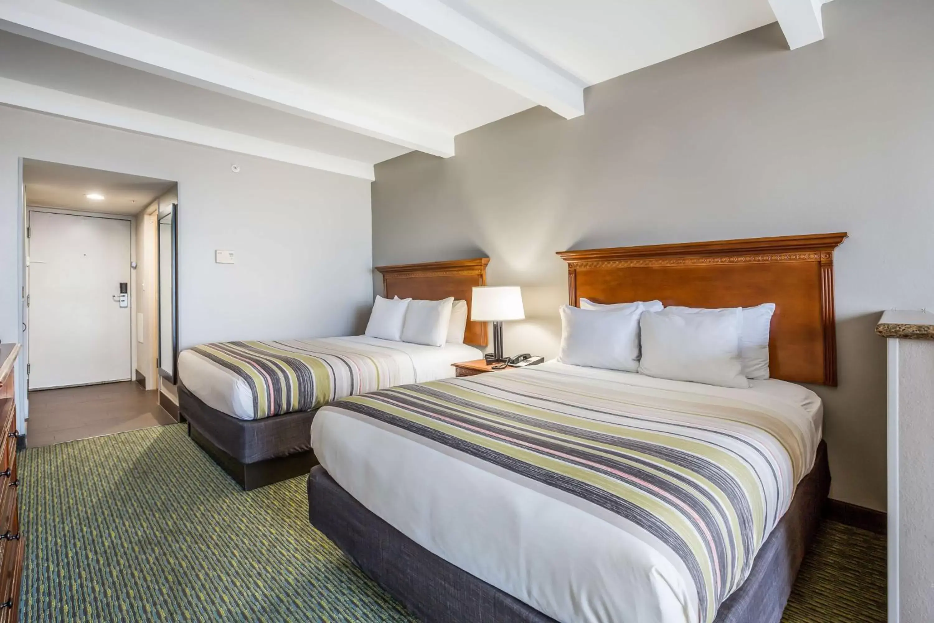 Bedroom, Bed in Country Inn & Suites by Radisson, Virginia Beach (Oceanfront), VA