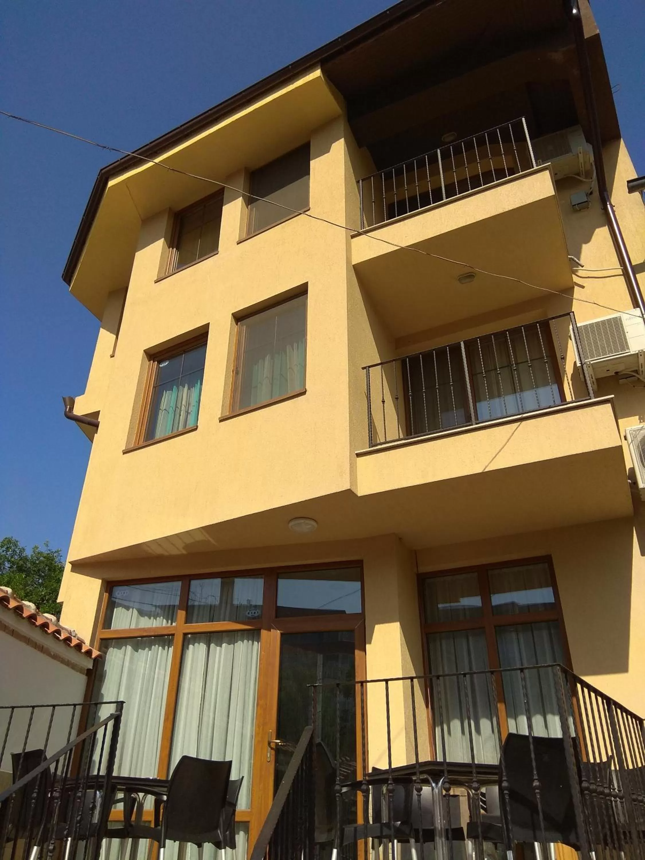 Roots Hotel and Wine Bar