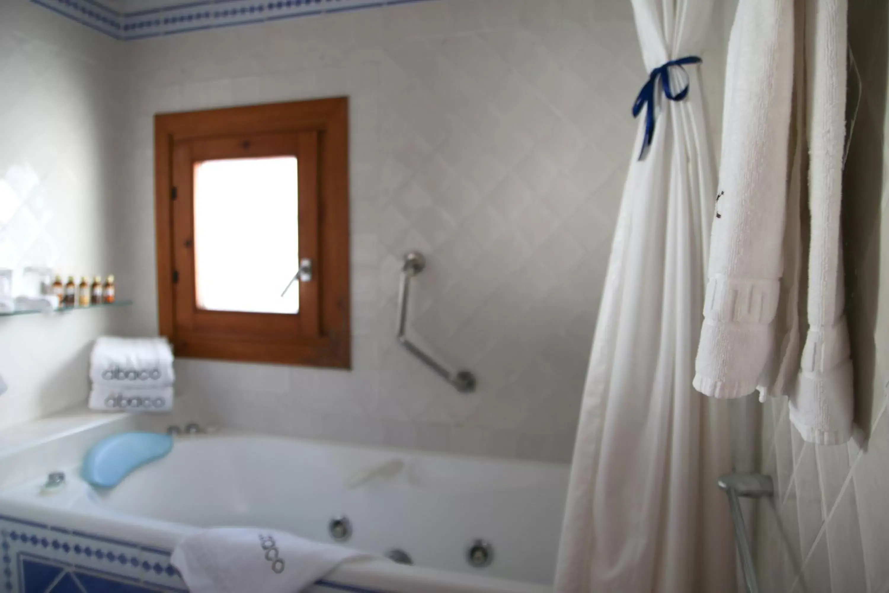 Shower, Bathroom in Hotel Abaco Altea
