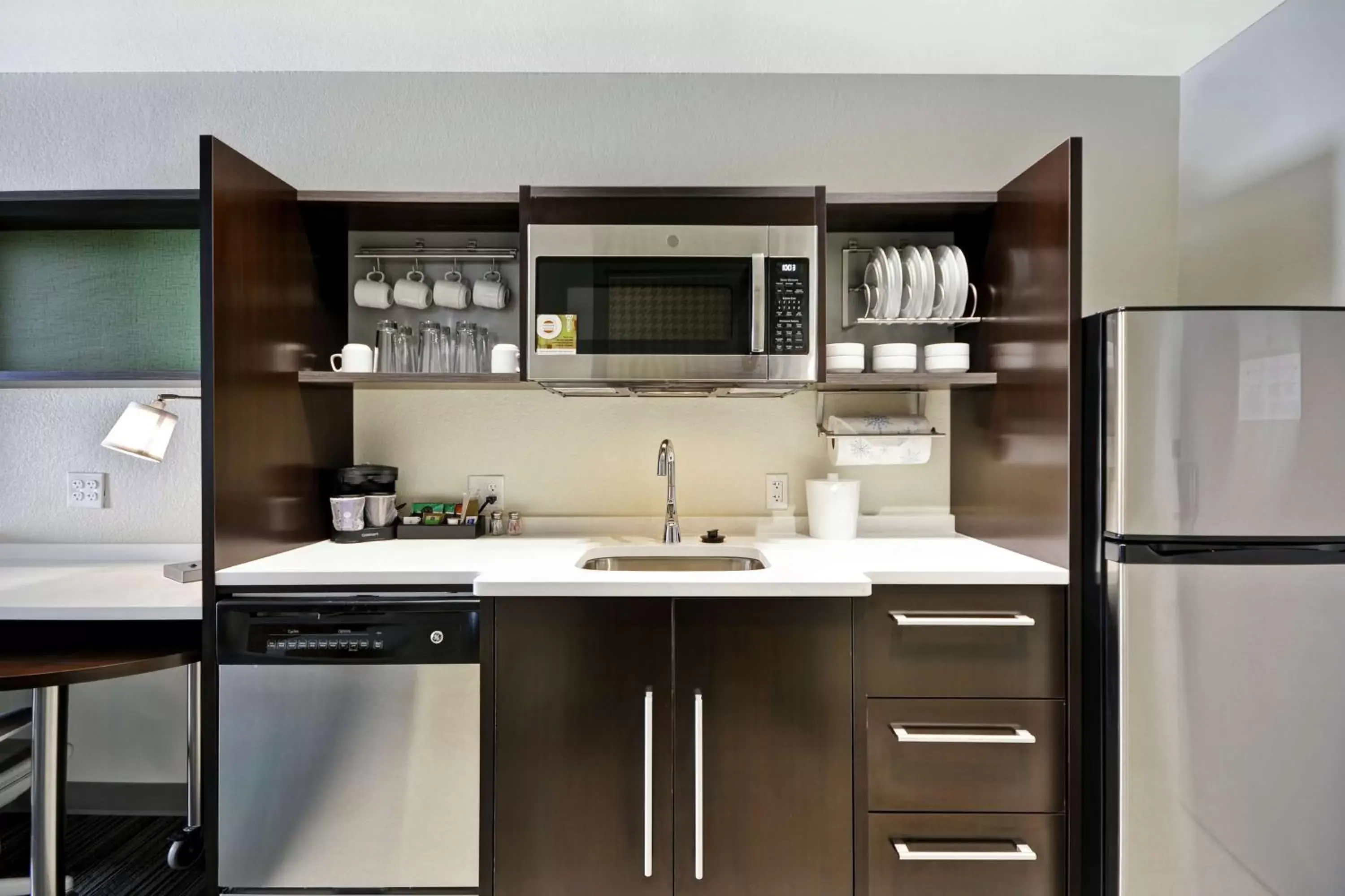 Kitchen or kitchenette, Kitchen/Kitchenette in Home2 Suites By Hilton Carbondale