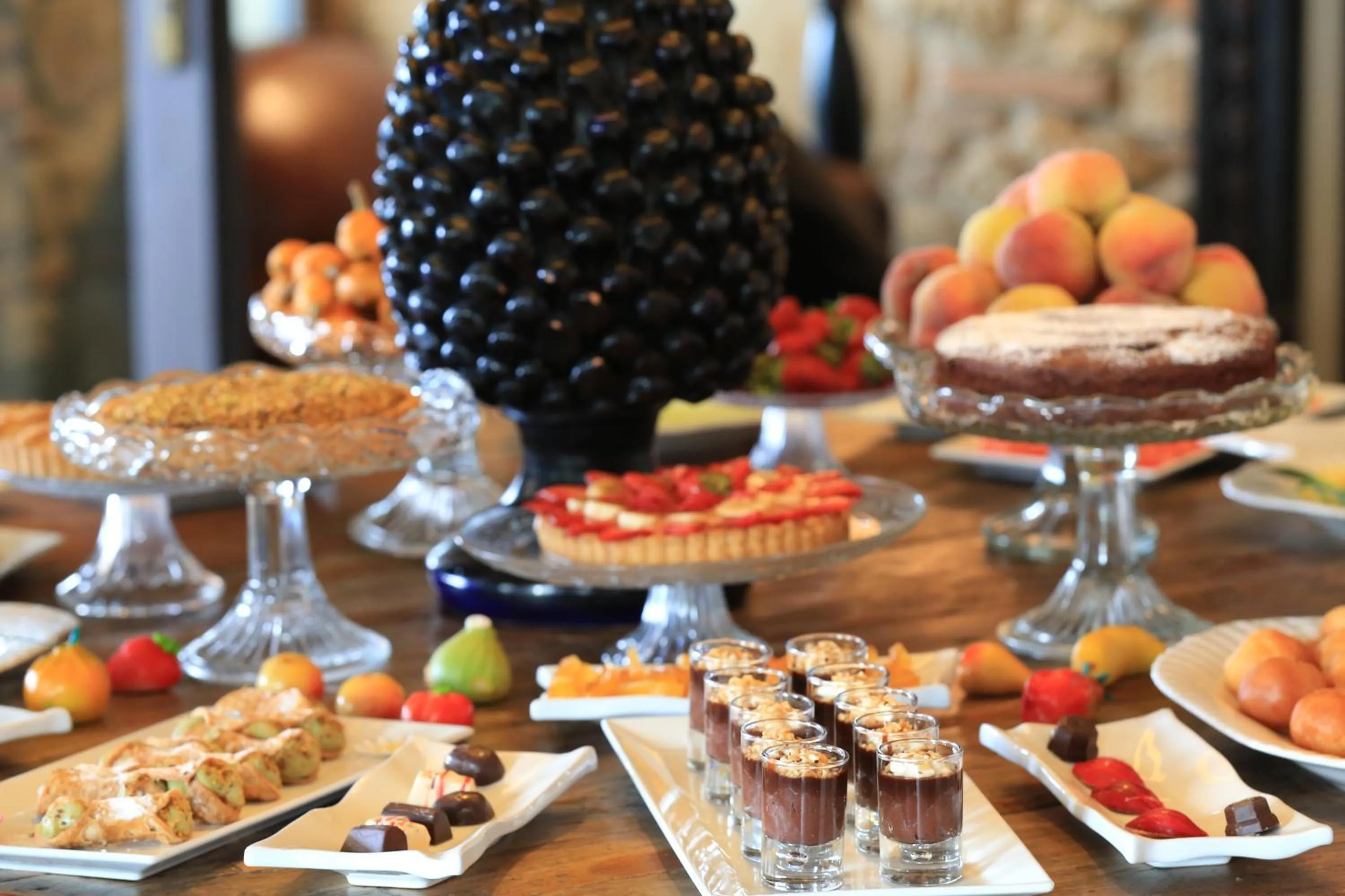 Buffet breakfast in Hotel Villa Ducale