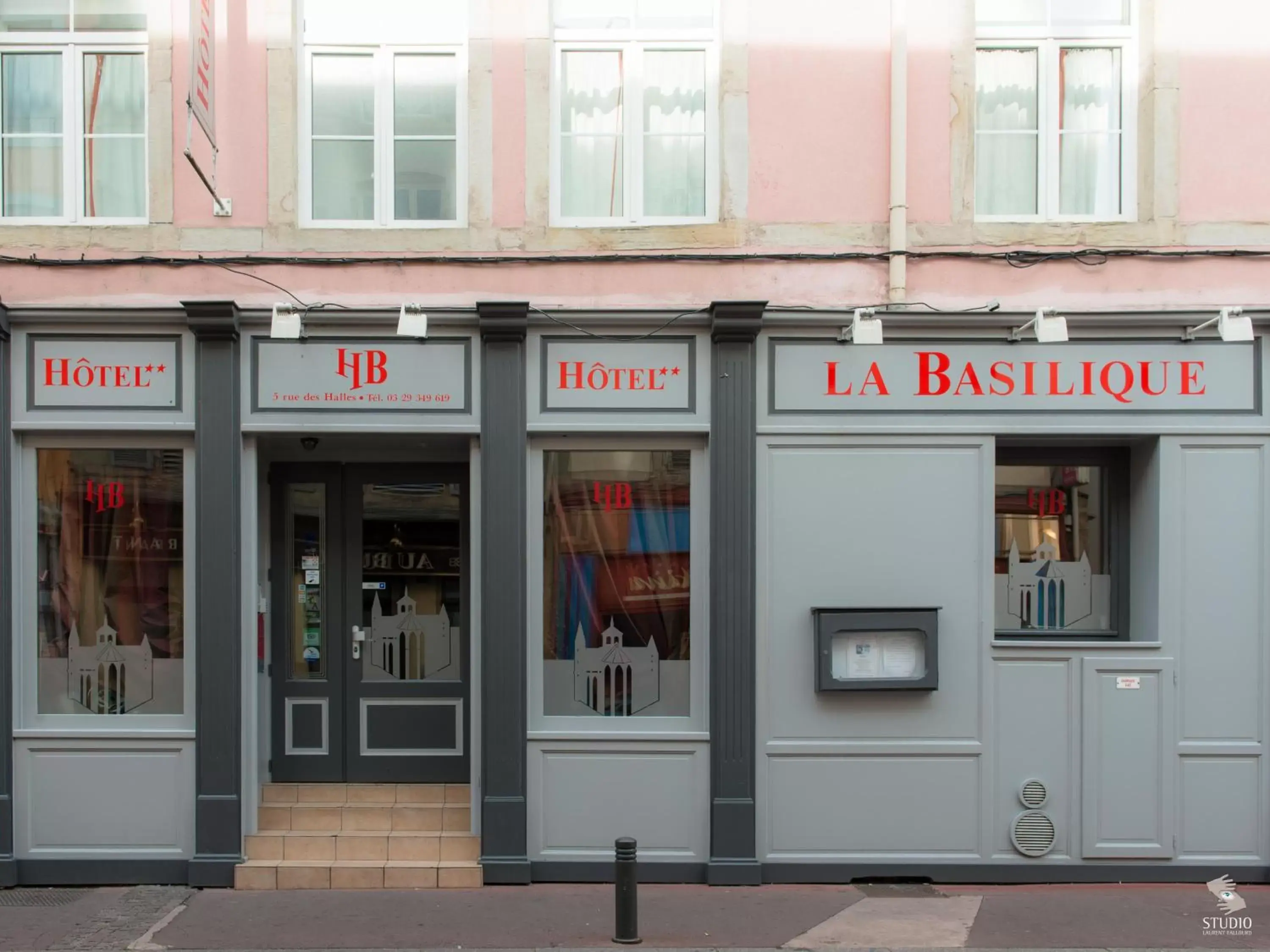 Facade/entrance in Hotel La Basilique