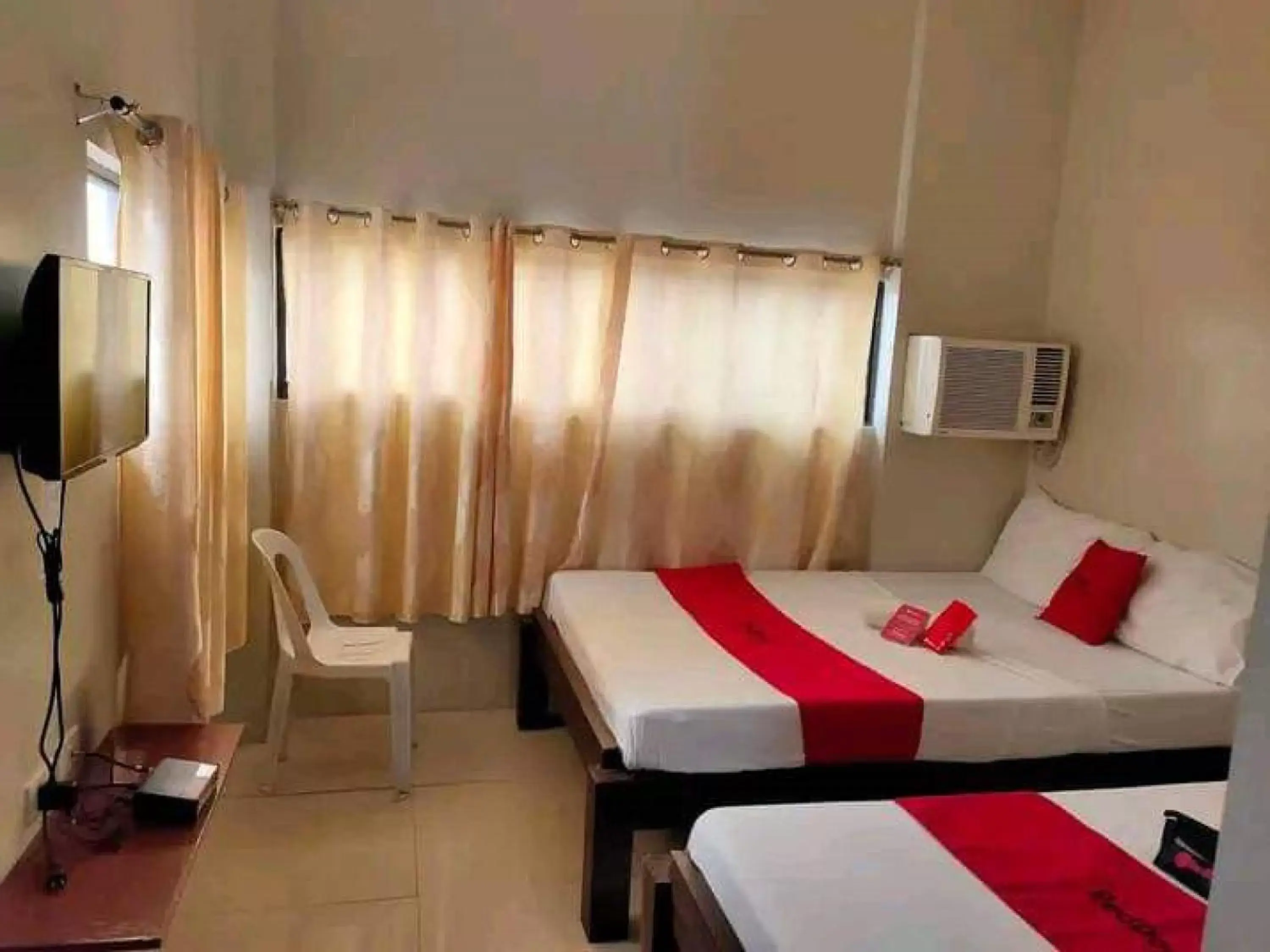 Bed in RedDoorz @ VP Inting Street Bed in RedDoorz @ VP Inting Street