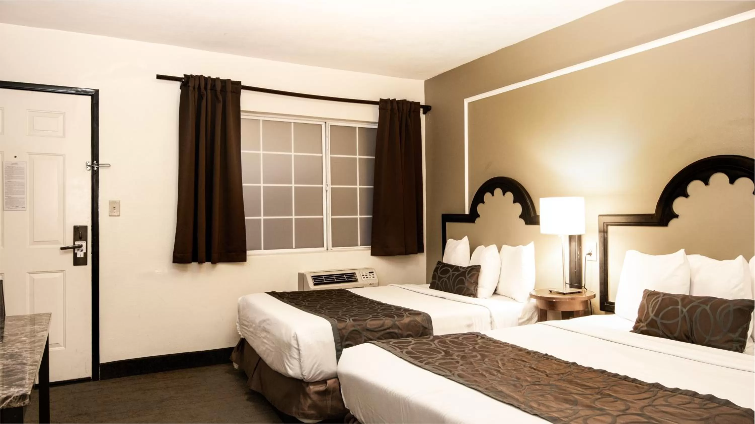 Bedroom, Bed in Americas Best Value Inn Rancho Palos Verdes