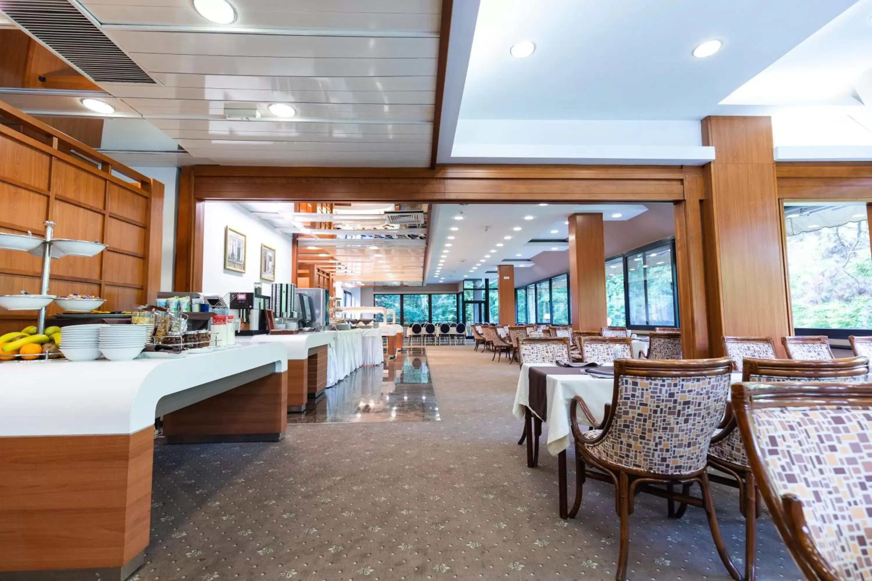 Restaurant/places to eat in Hotel M Restaurant/places to eat in Hotel M