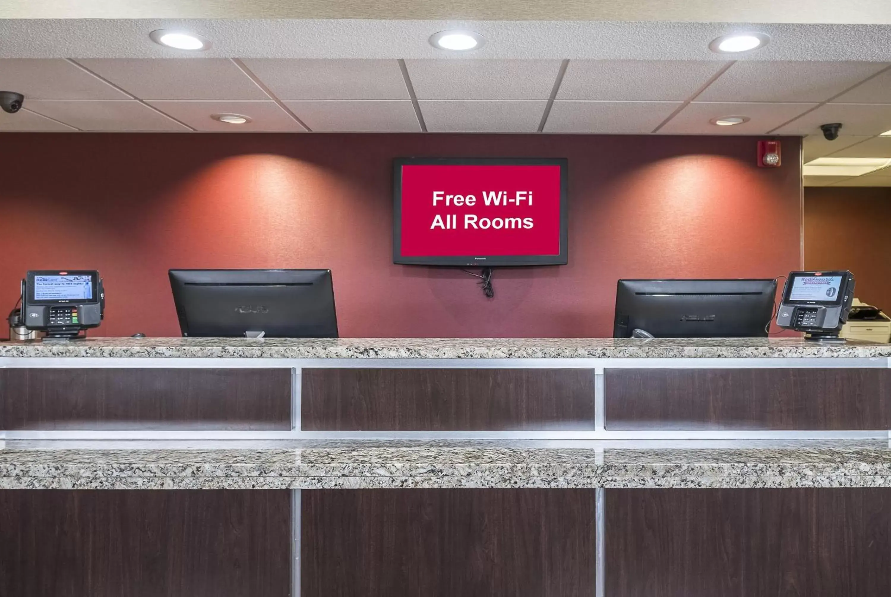 Lobby or reception, Lobby/Reception in Red Roof Inn Toledo - Maumee